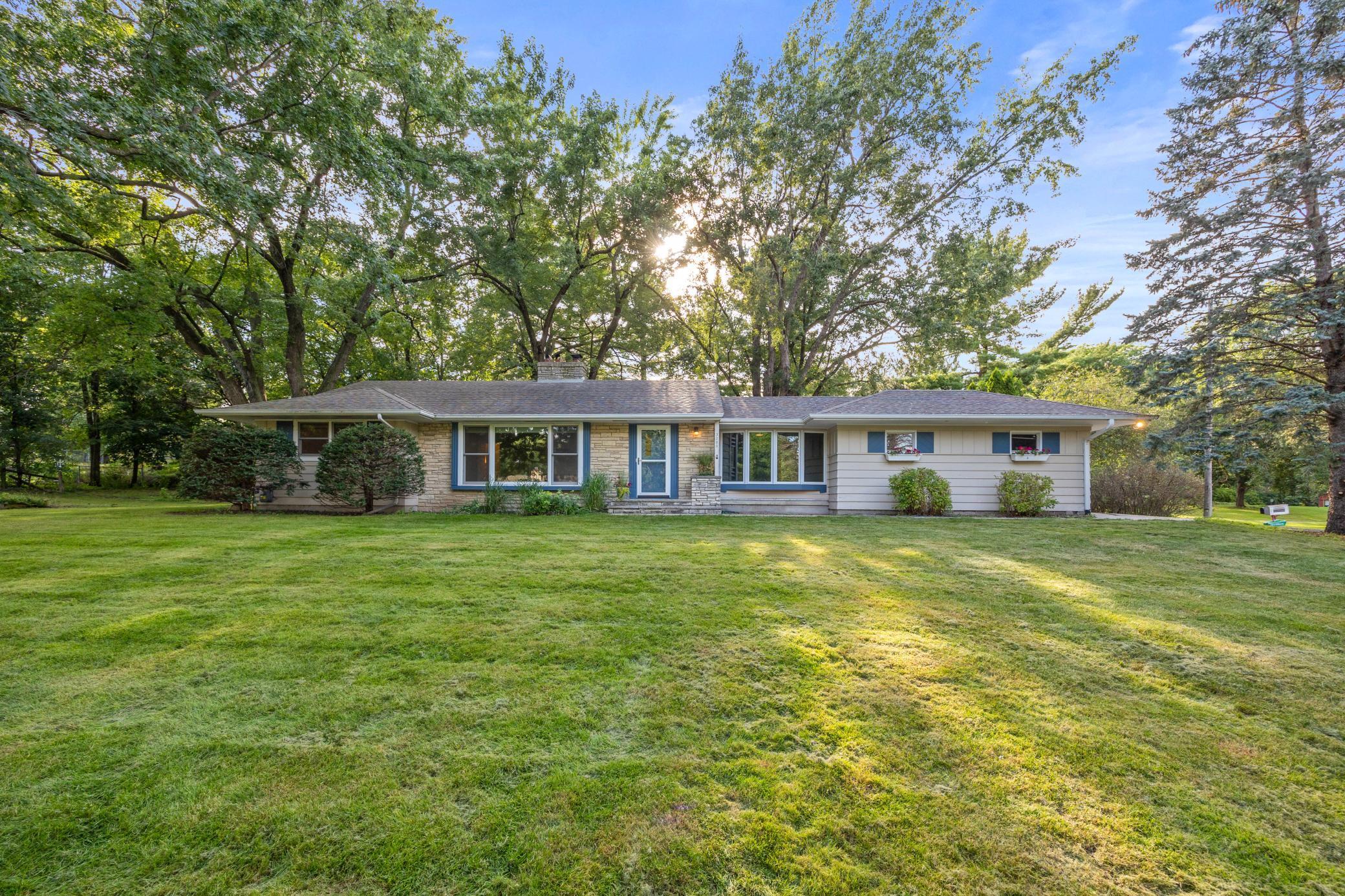 3200  Chase Drive, Minnetonka, MN