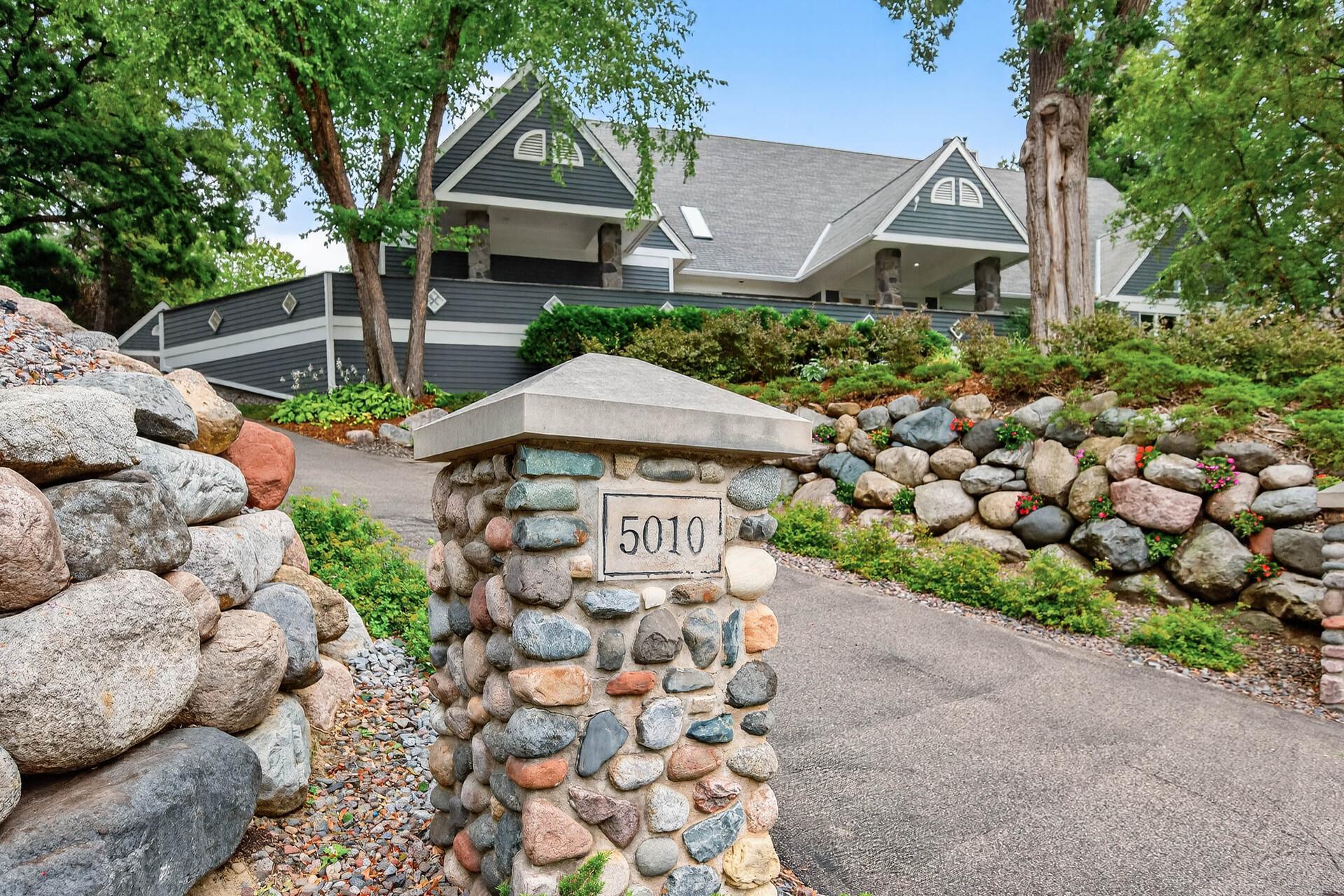 5010  Nob Hill Drive, Edina, MN