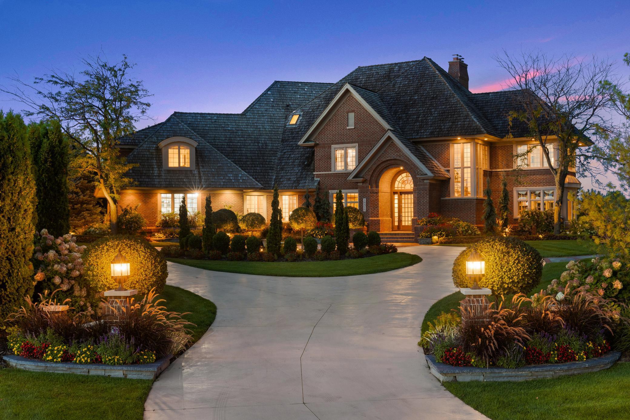 18313  Nicklaus Way, Eden Prairie, MN