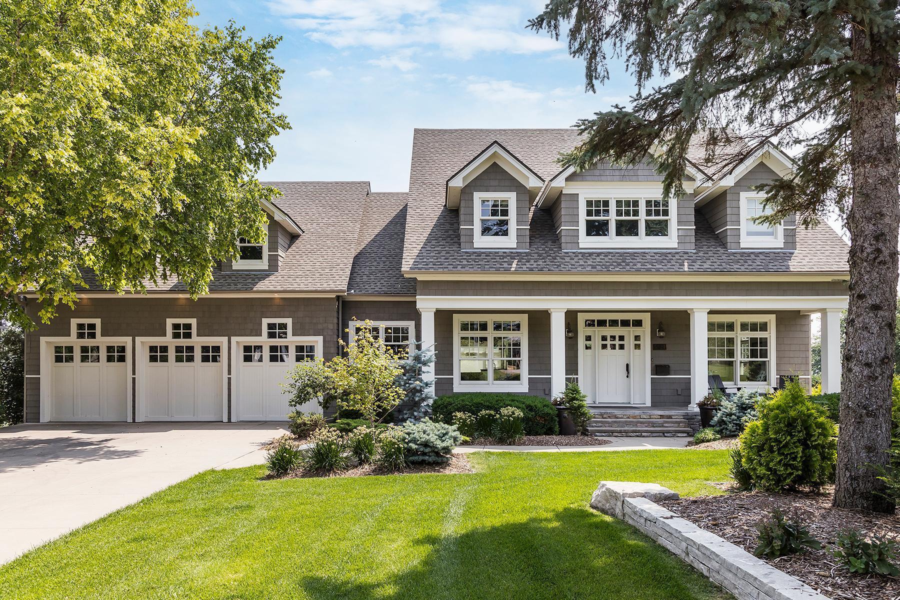 5121  Mirror Lakes Drive, Edina, MN