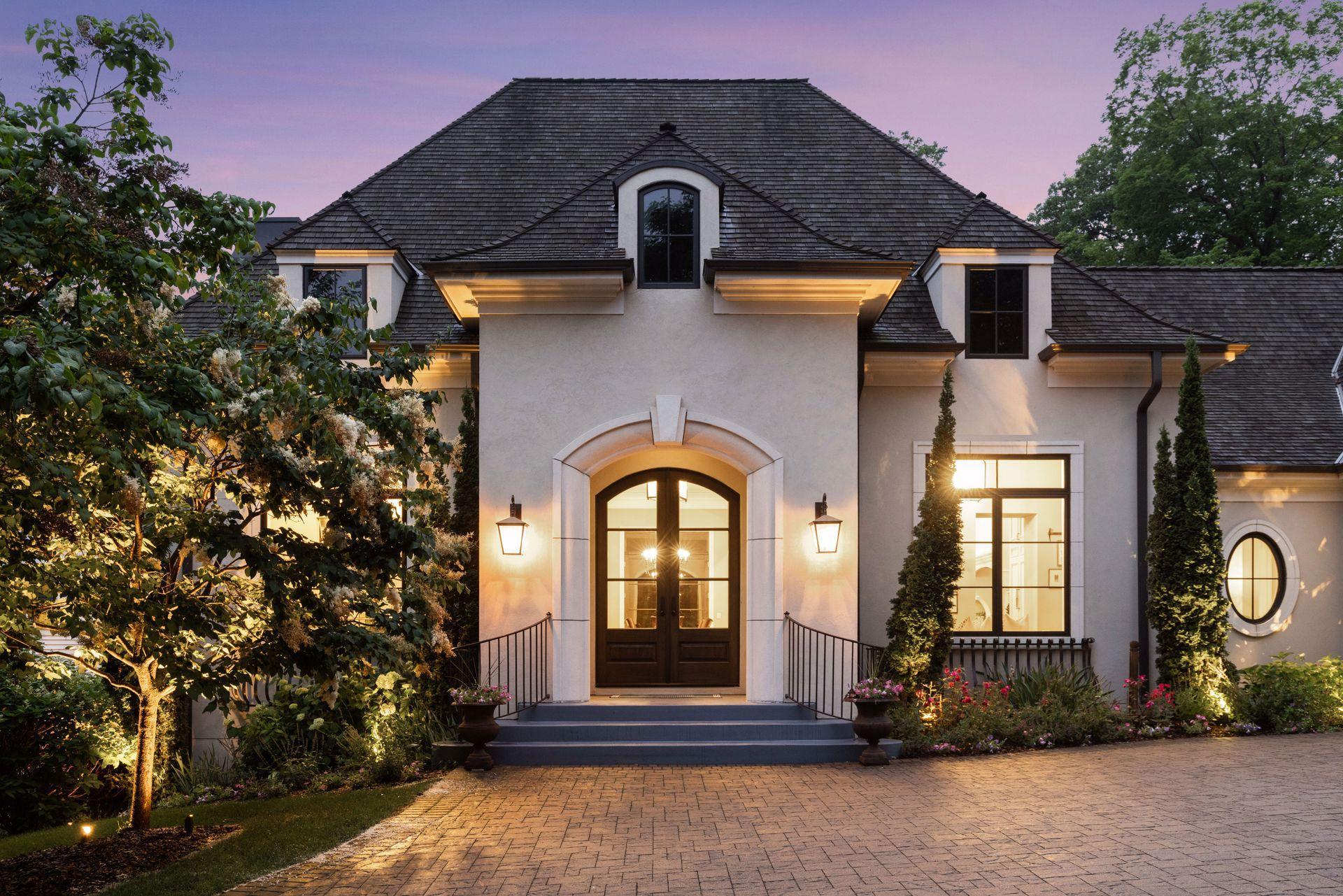 405  Carpenters Point, Wayzata, MN