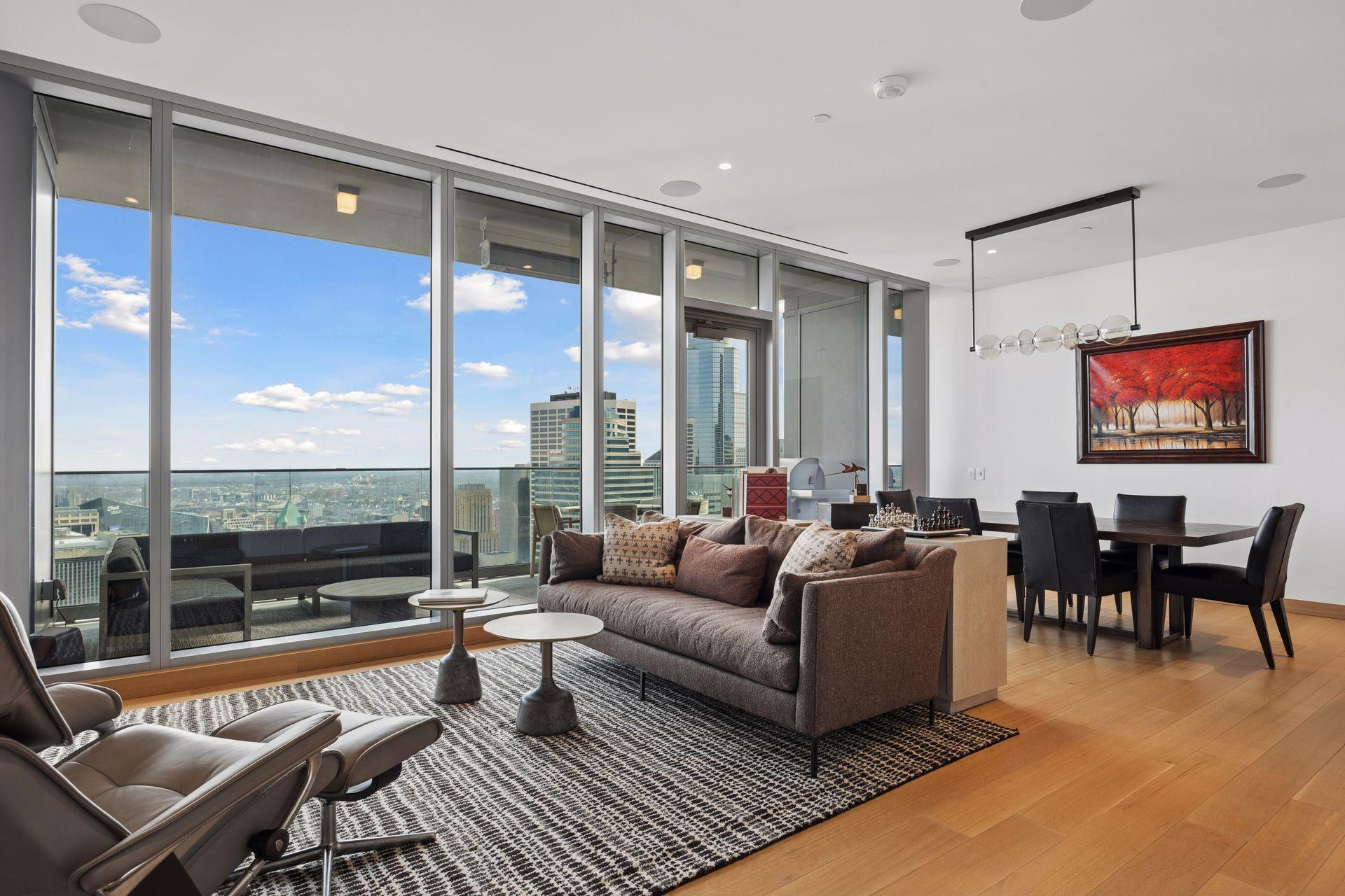 255  Hennepin Avenue, Minneapolis, MN