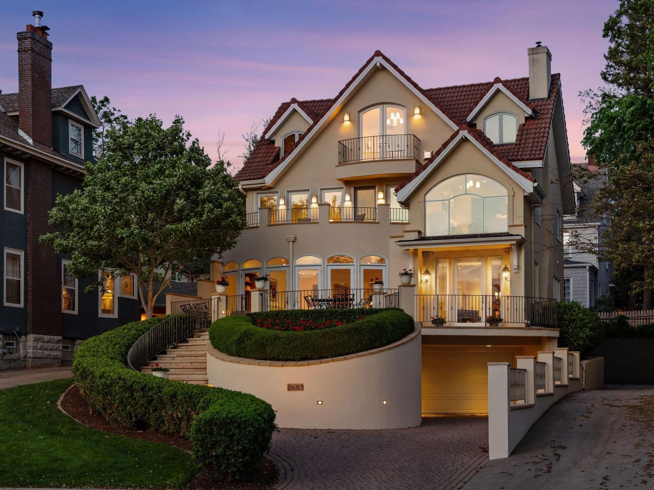 2683 E Lake Of The Isles Parkway, Minneapolis, MN