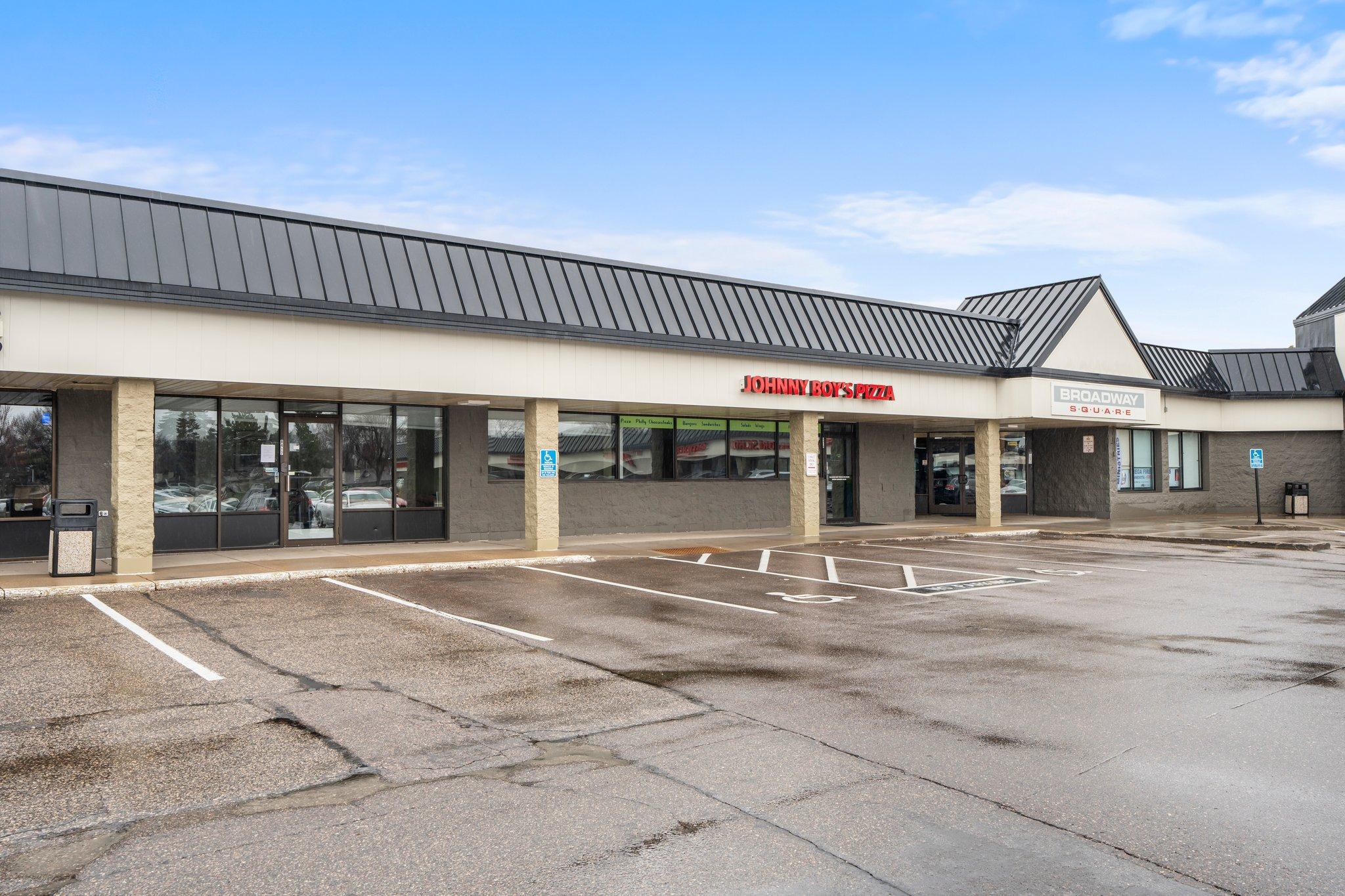 8401 W Broadway Avenue, Brooklyn Park, MN