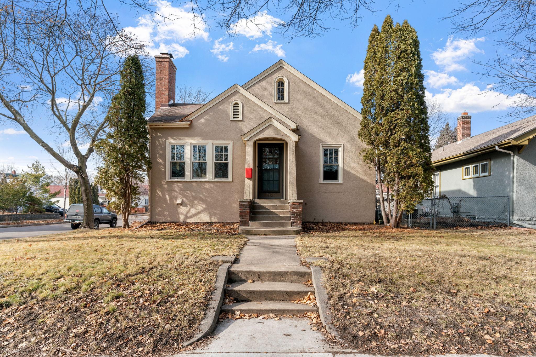 2300  Mckinley Street NE, Minneapolis, MN