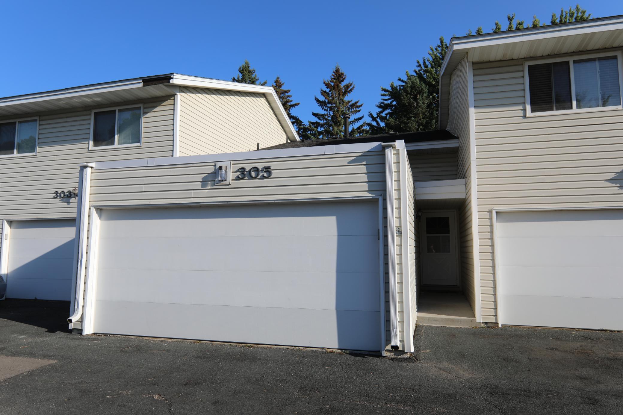 305  Shawnee Trail, Shakopee, MN