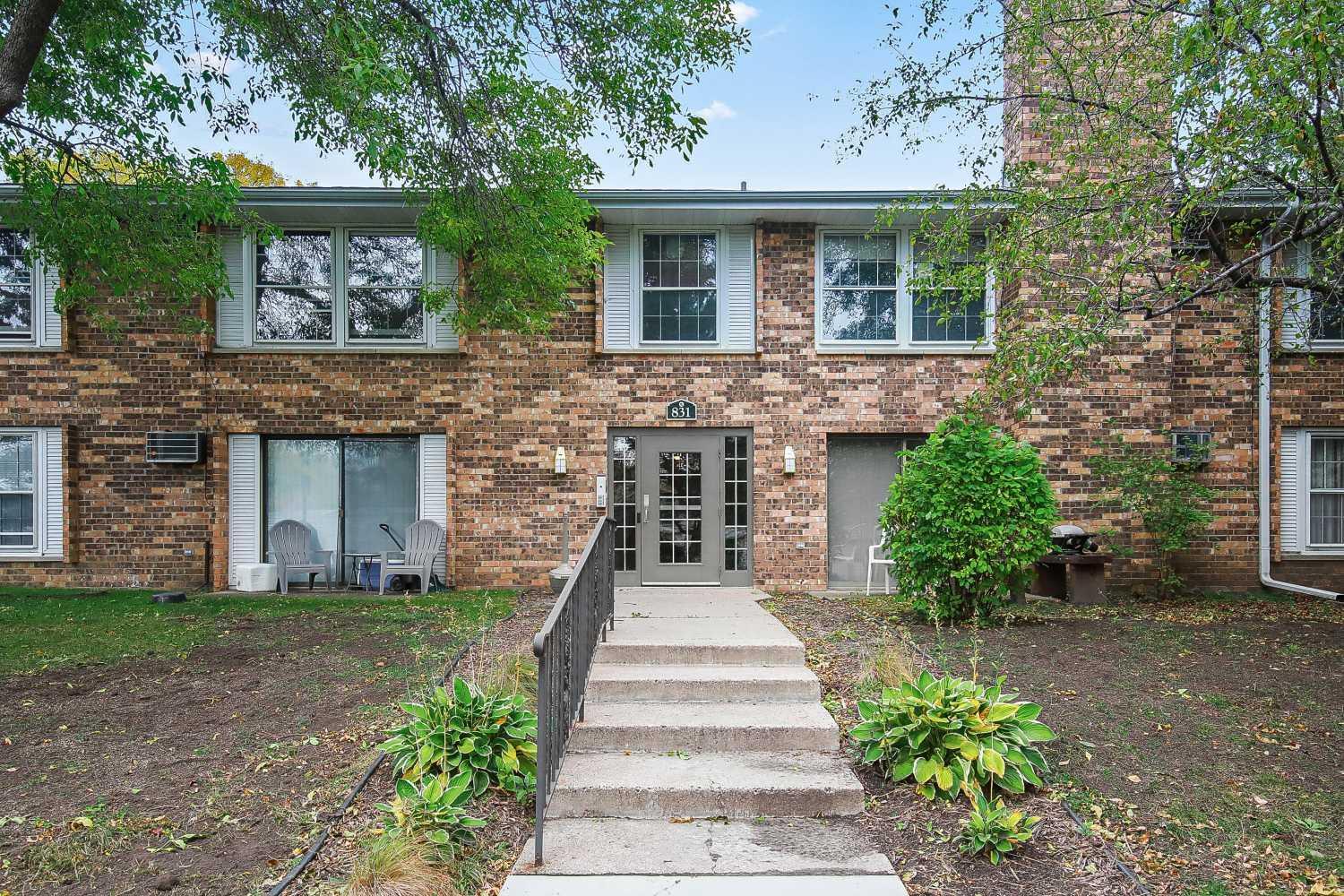 831  Old Settlers Trail Trail, Hopkins, MN