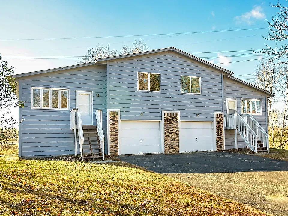 1068  122nd Avenue NW, Coon Rapids, MN