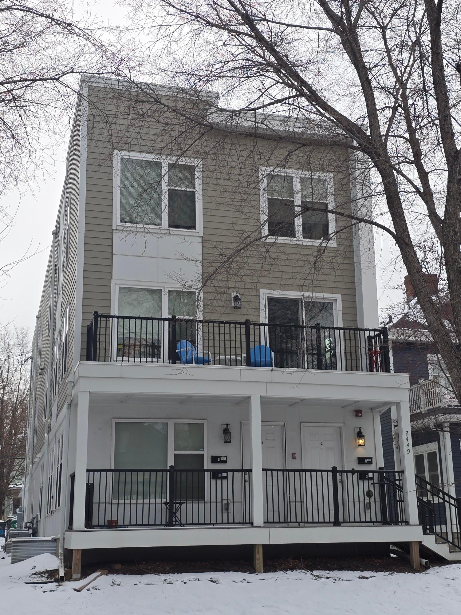 2449  Lyndale Avenue S, Minneapolis, MN