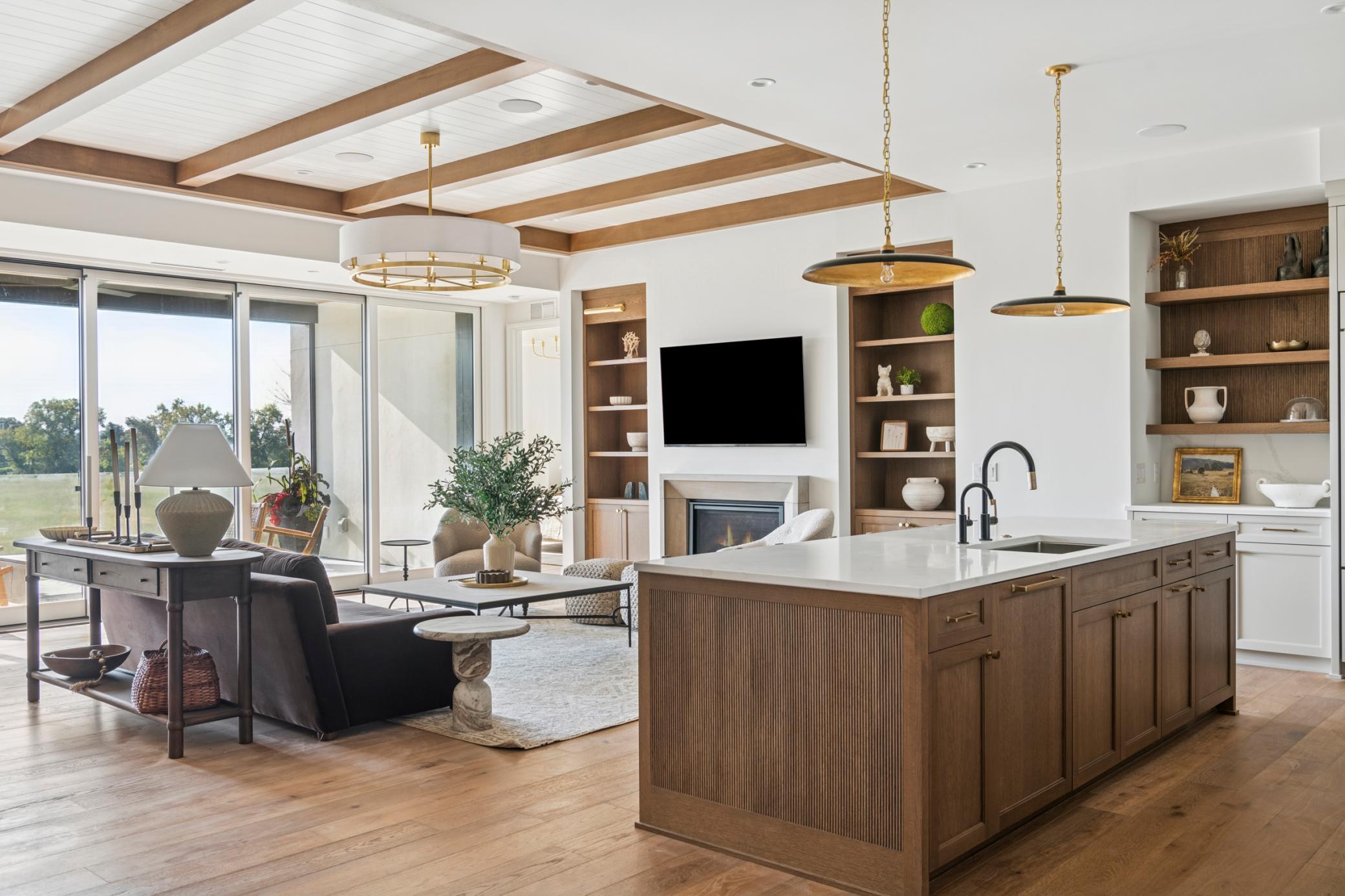 2416  Commerce Boulevard, Mound, MN