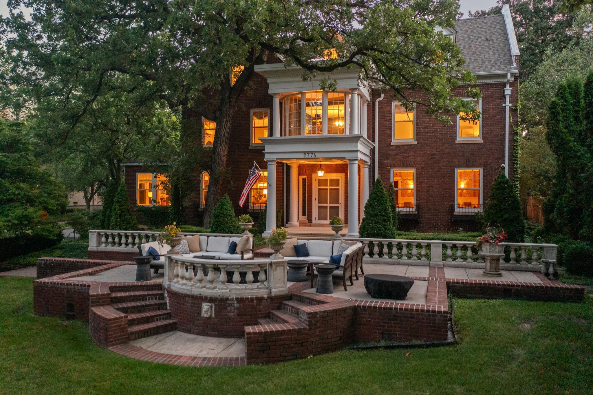 2774 W Lake Of The Isles Parkway, Minneapolis, MN