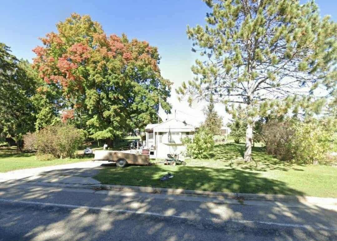 151  5th Street NW, Kelliher, MN