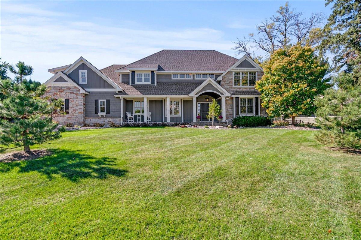 5204  Glengarry Parkway, Edina, MN