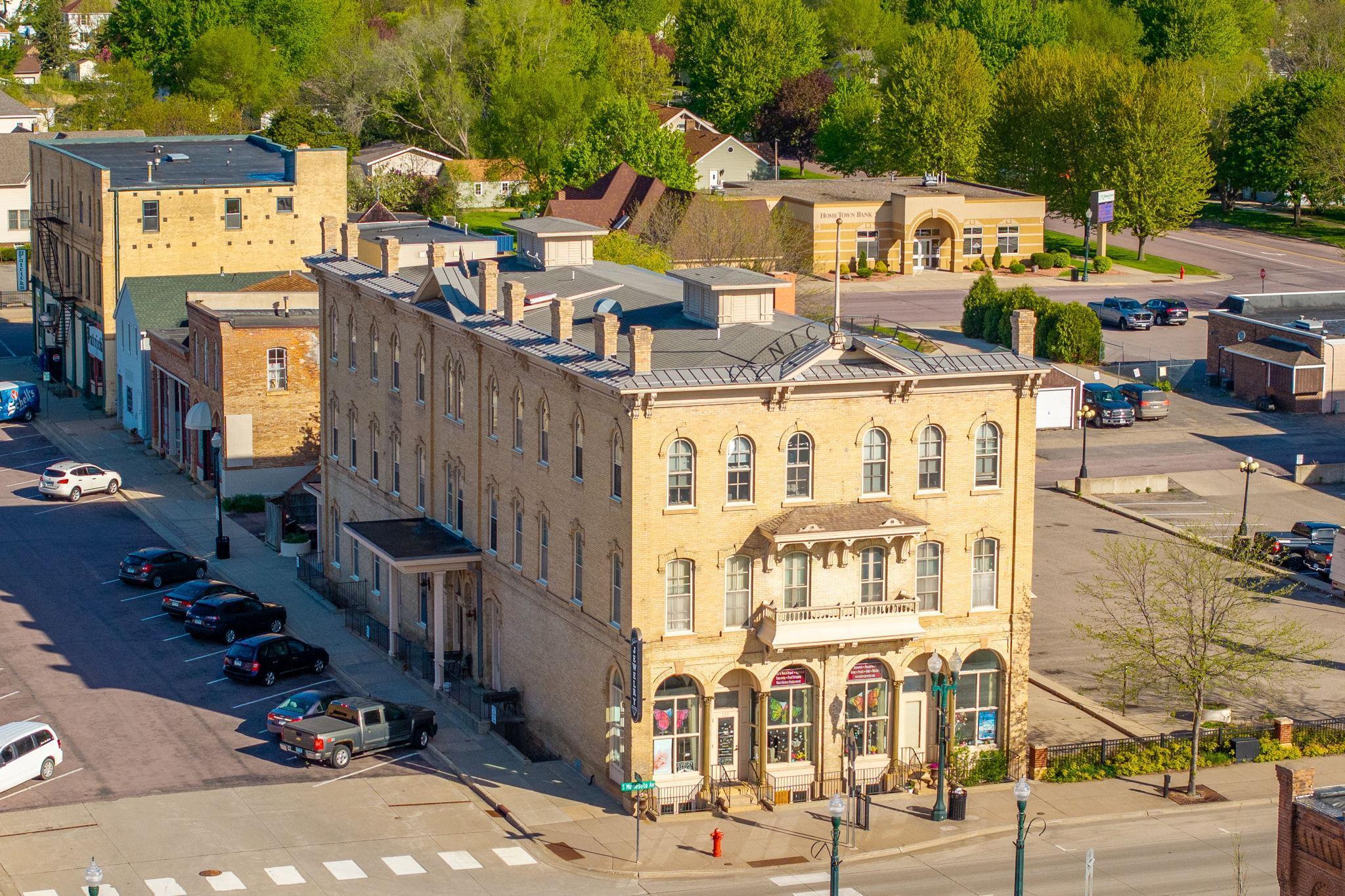 122 S Minnesota Avenue, Saint Peter, MN