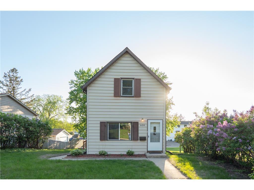 608  7th Ave  S, Hopkins, MN