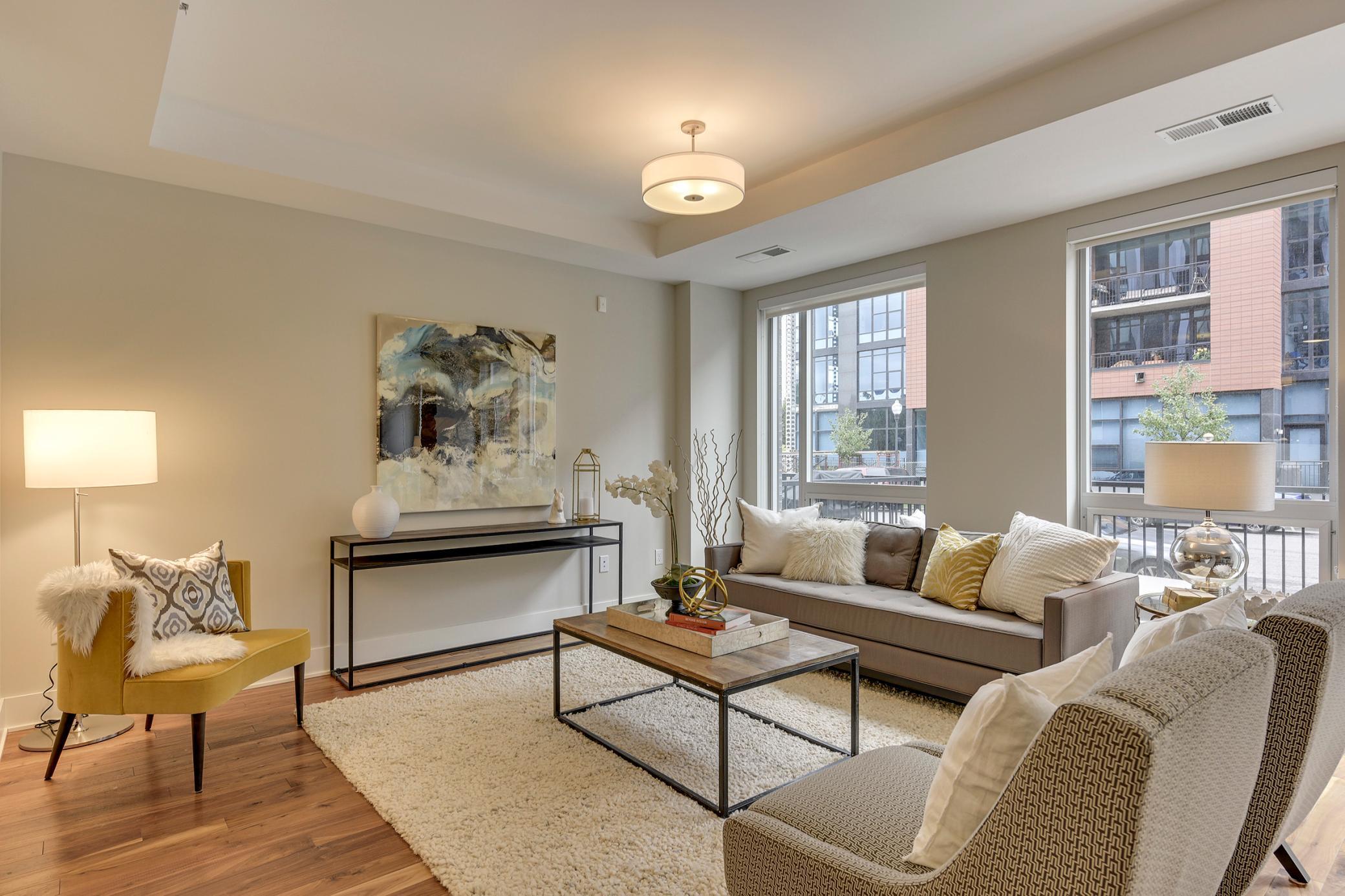 212  10th Avenue S, Minneapolis, MN