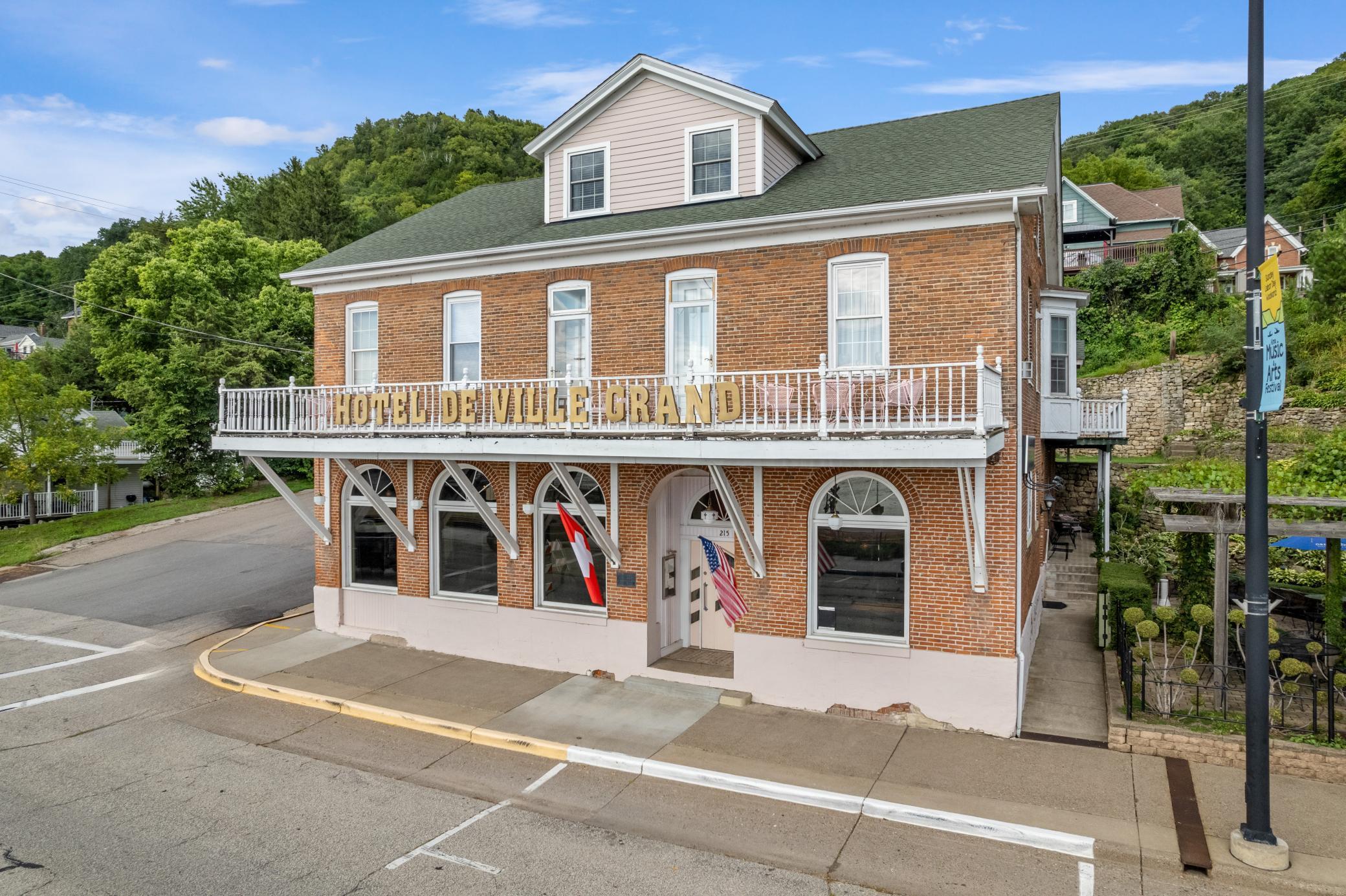 215 N Main Street, Alma, WI