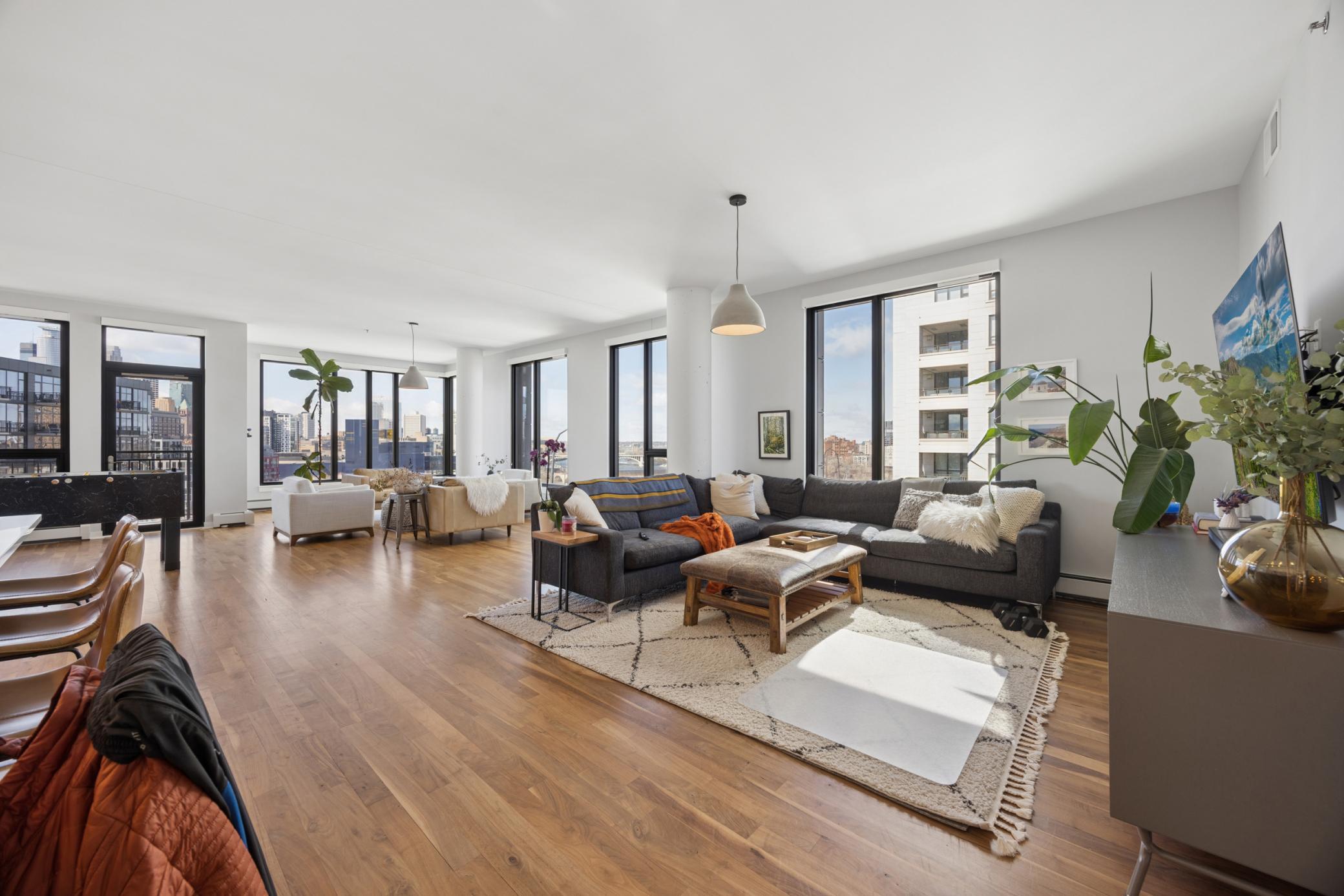 1240 S 2nd Street, Minneapolis, MN