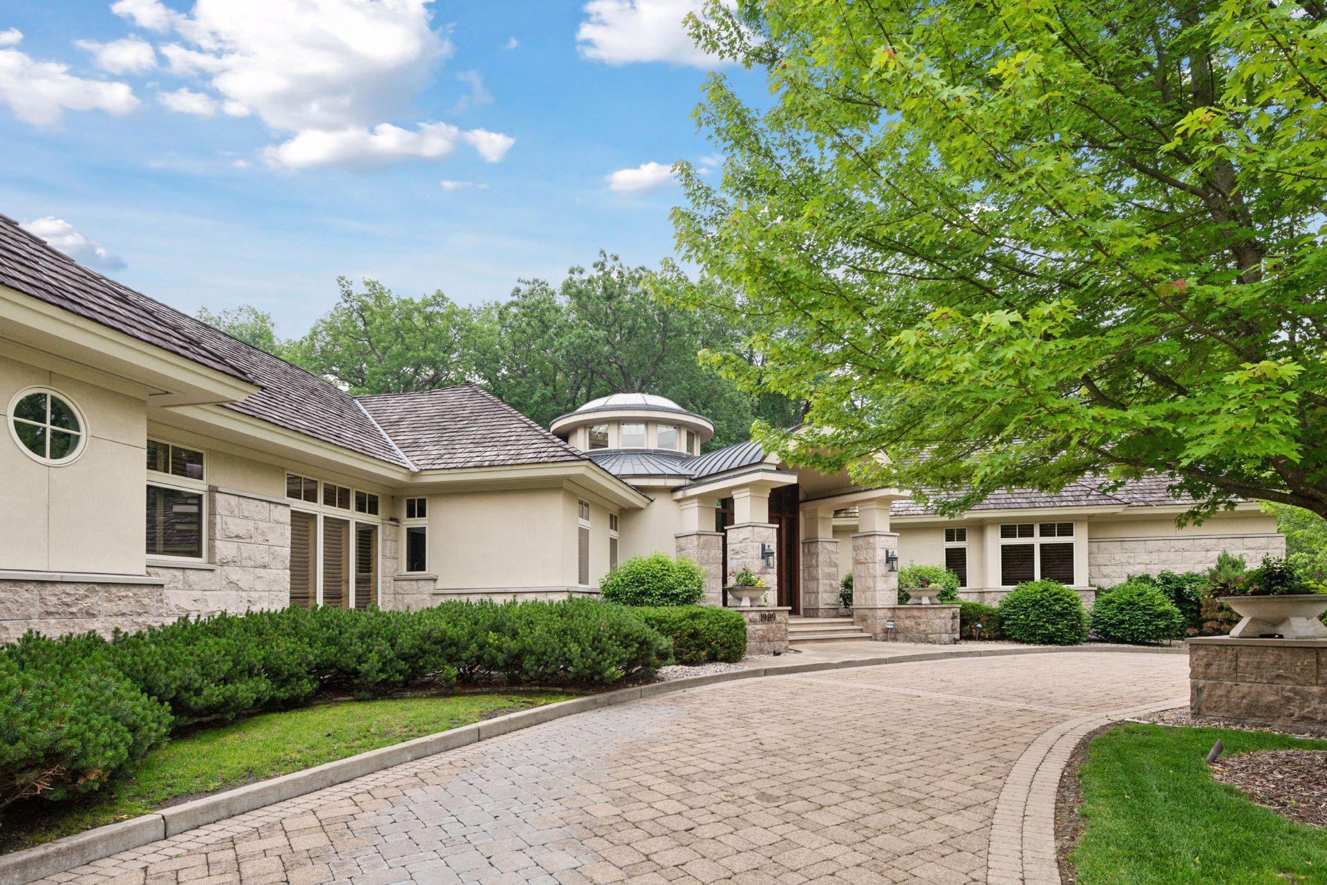 1989  Dwight Lane, Minnetonka, MN