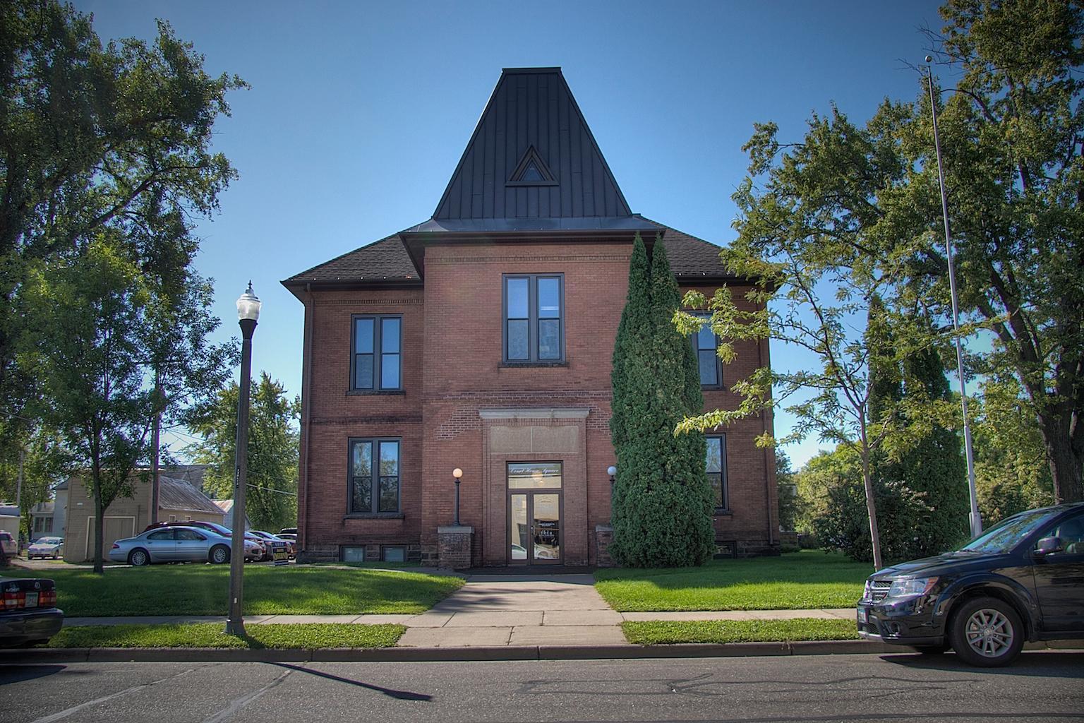 237  2nd Avenue SW, Cambridge, MN