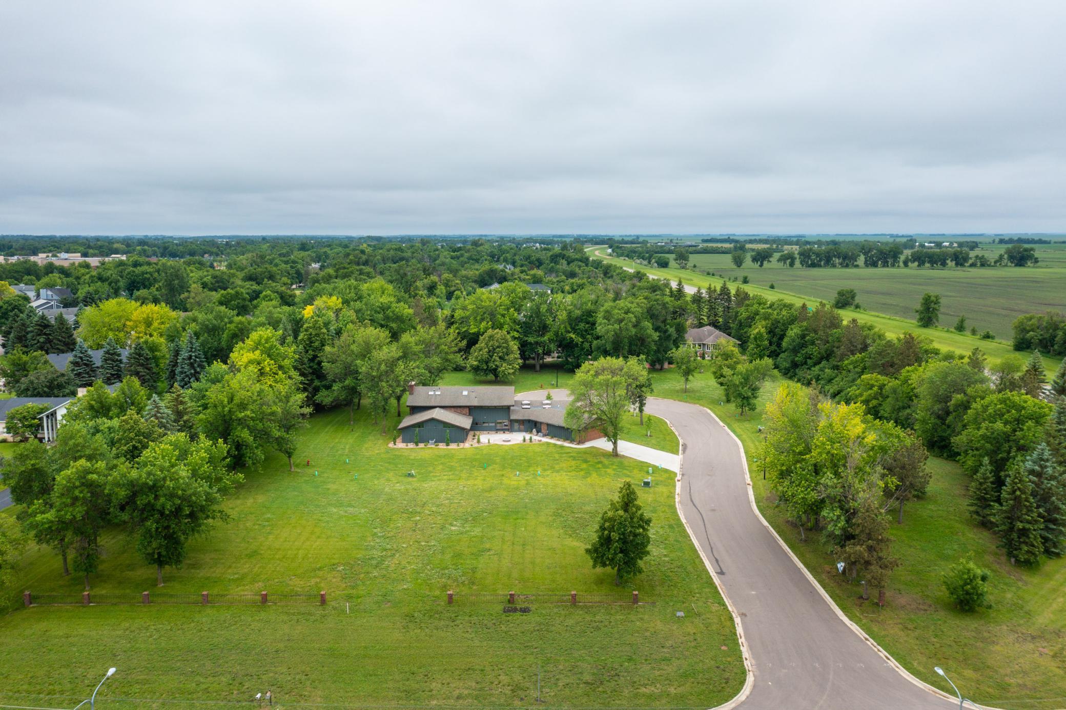 1481  EDGEWOOD Court, Wahpeton, ND