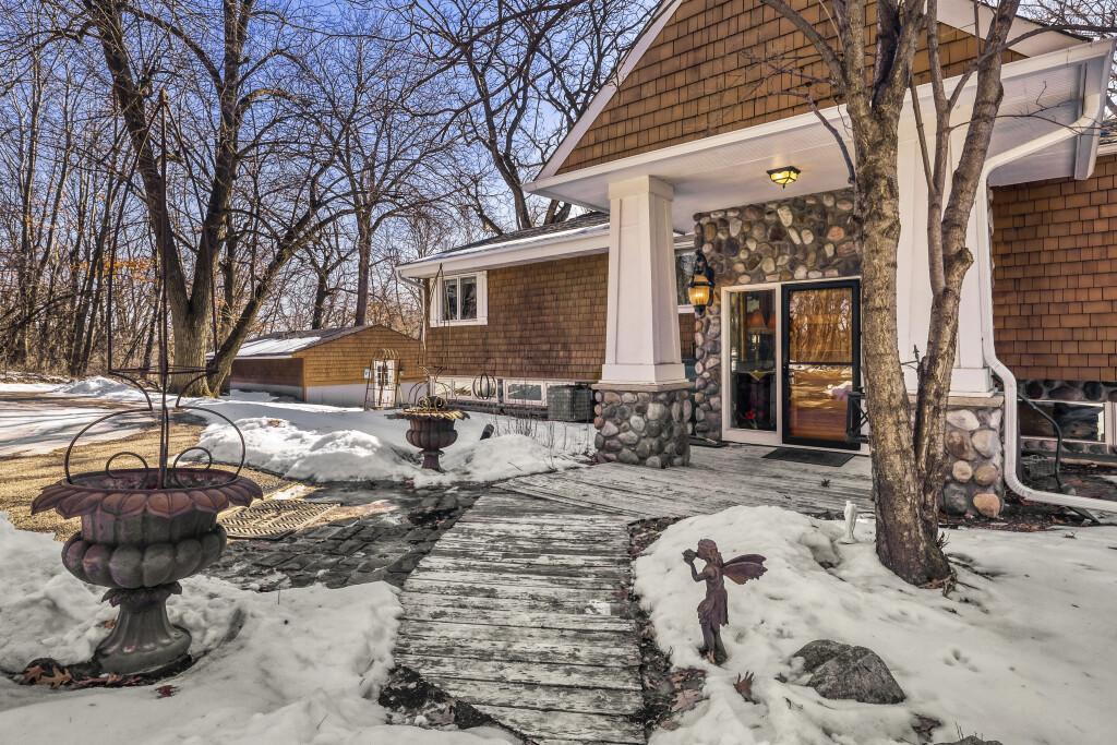 2081  Meeting Street, Wayzata, MN