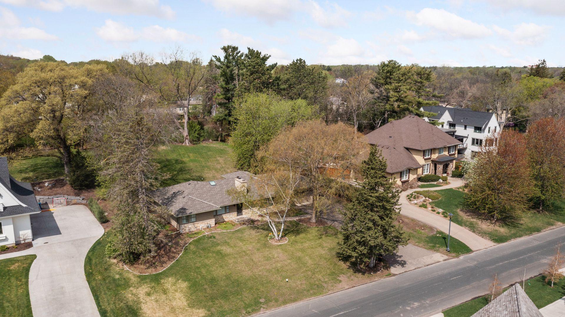 4908  Ridge Pl Place, Edina, MN