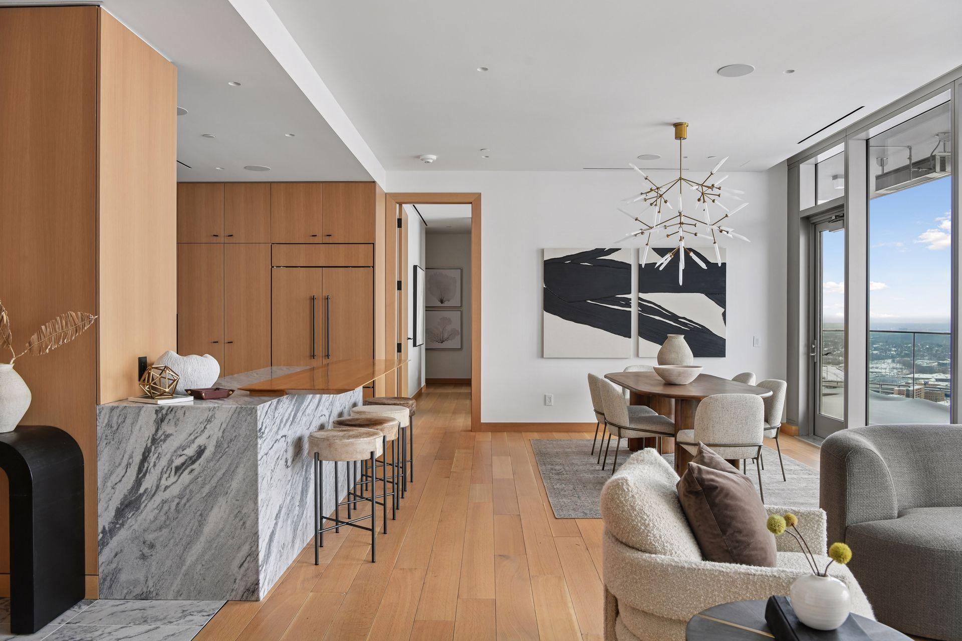 255  Hennepin Avenue, Minneapolis, MN