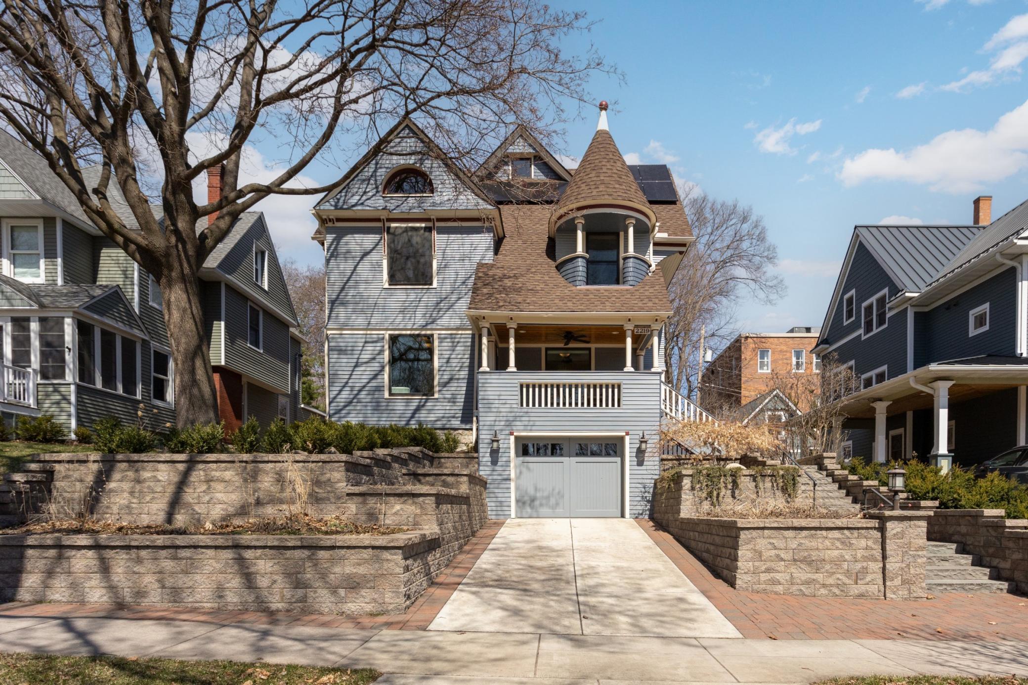 2219  Knapp Street, Saint Paul, MN