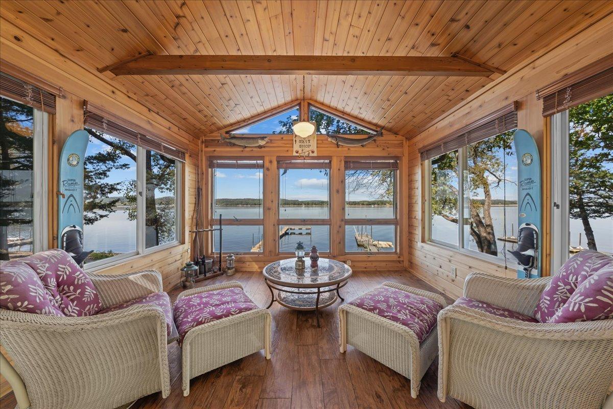 308 N Cove Road, Hudson, WI