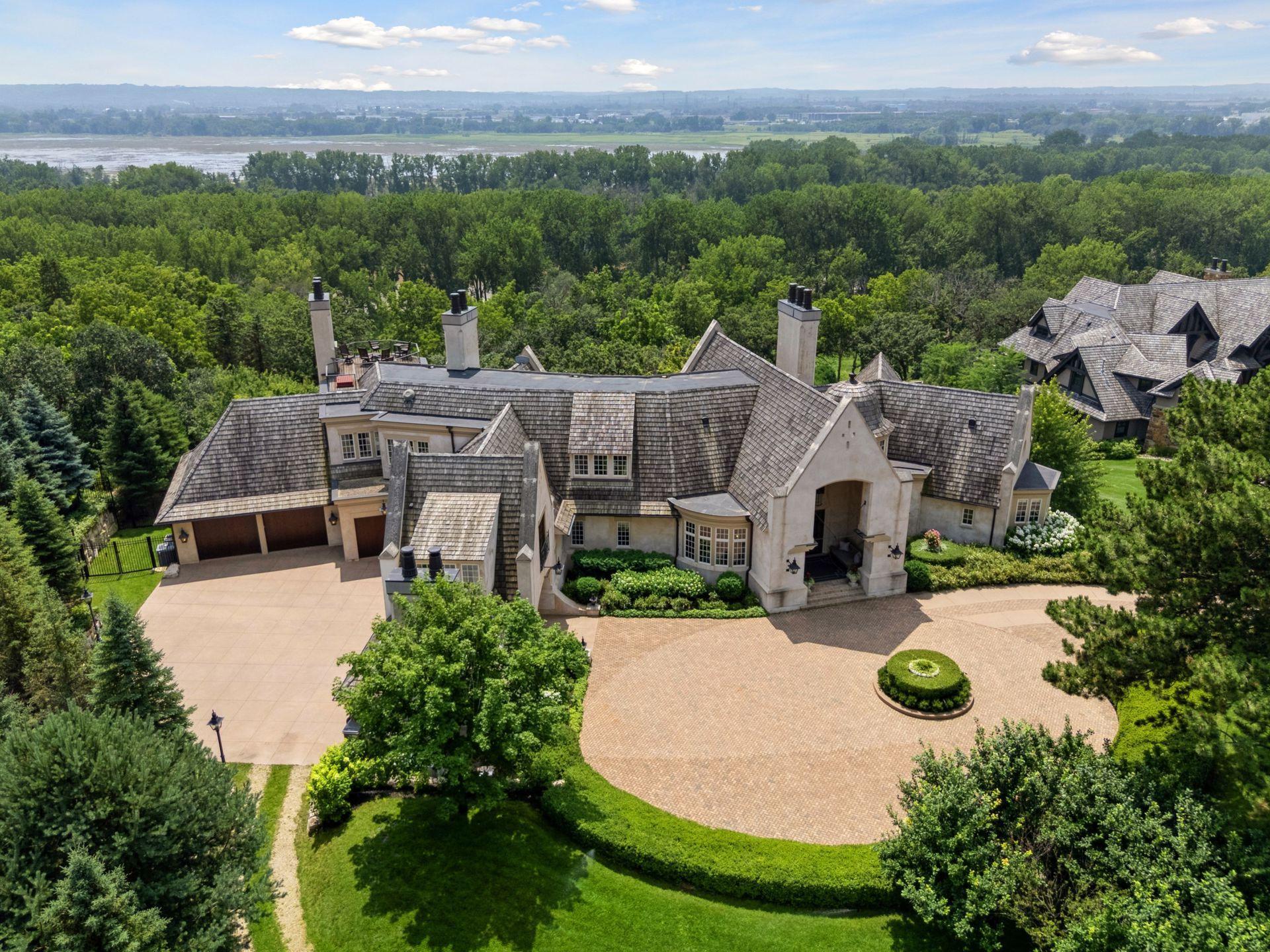 10675  Cavallo Ridge, Eden Prairie, MN