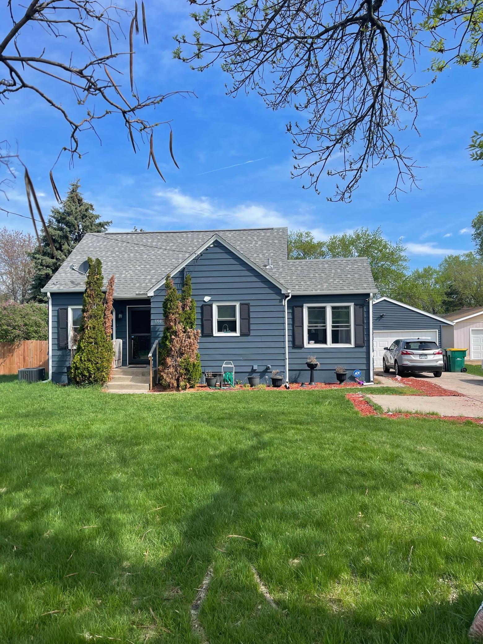 1708  69th Avenue N, Brooklyn Center, MN