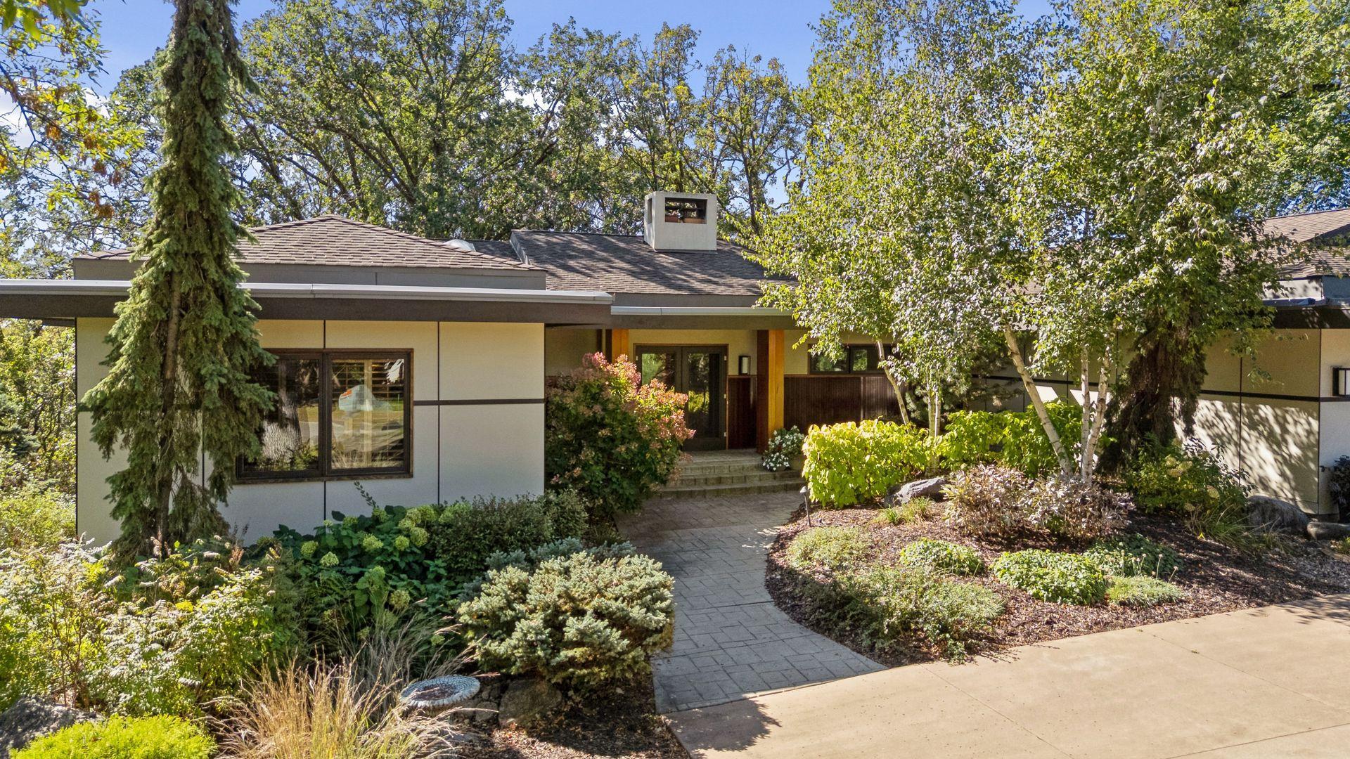 10181  Wild Duck Pass, Eden Prairie, MN