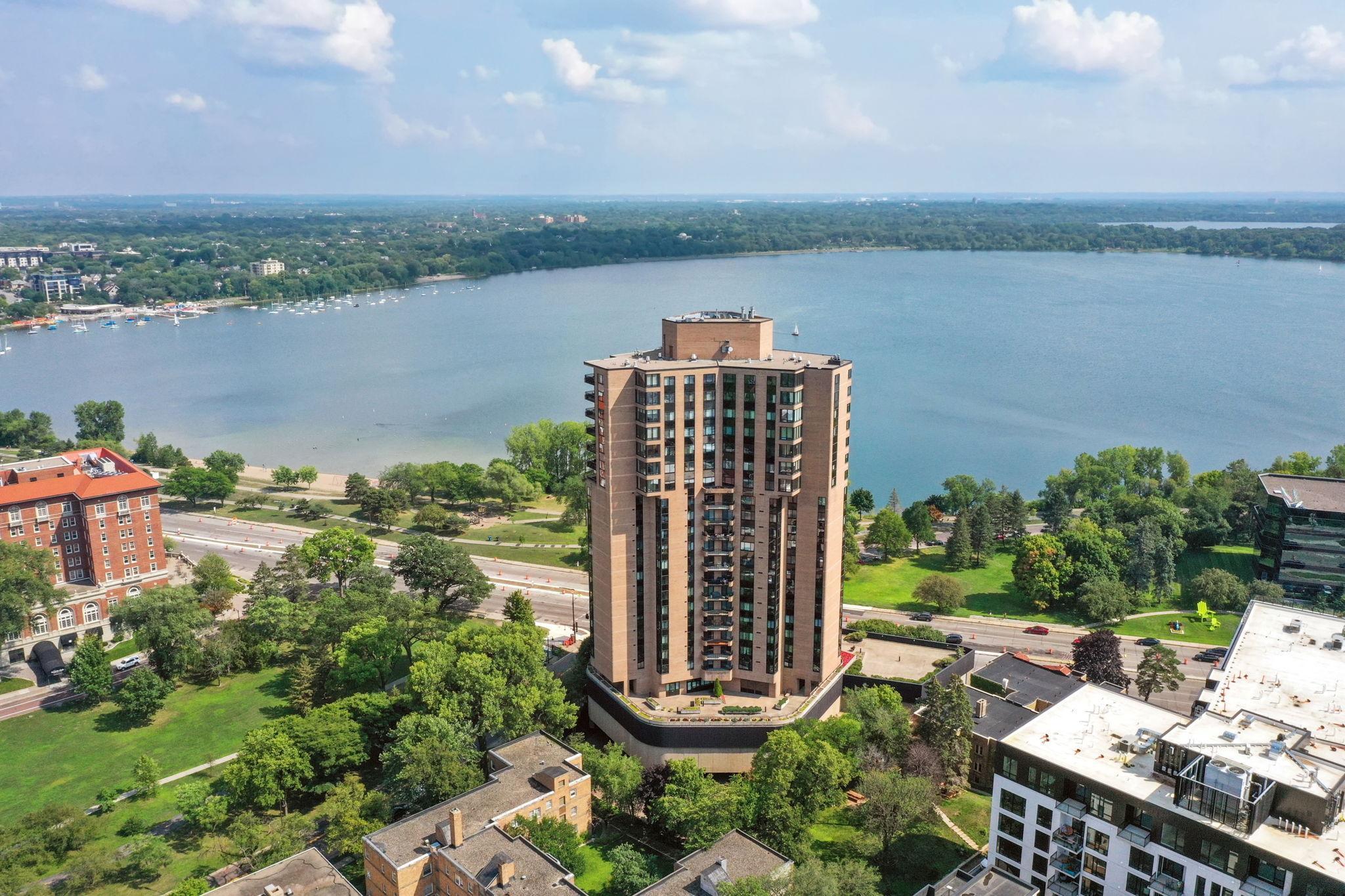 2950  Dean Parkway, Minneapolis, MN