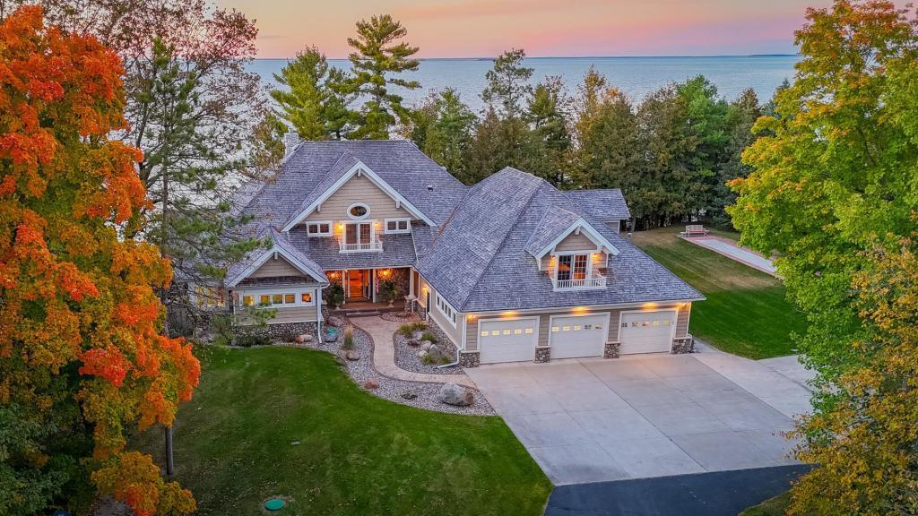 1242  Maple Leaf Trail NW, Walker, MN
