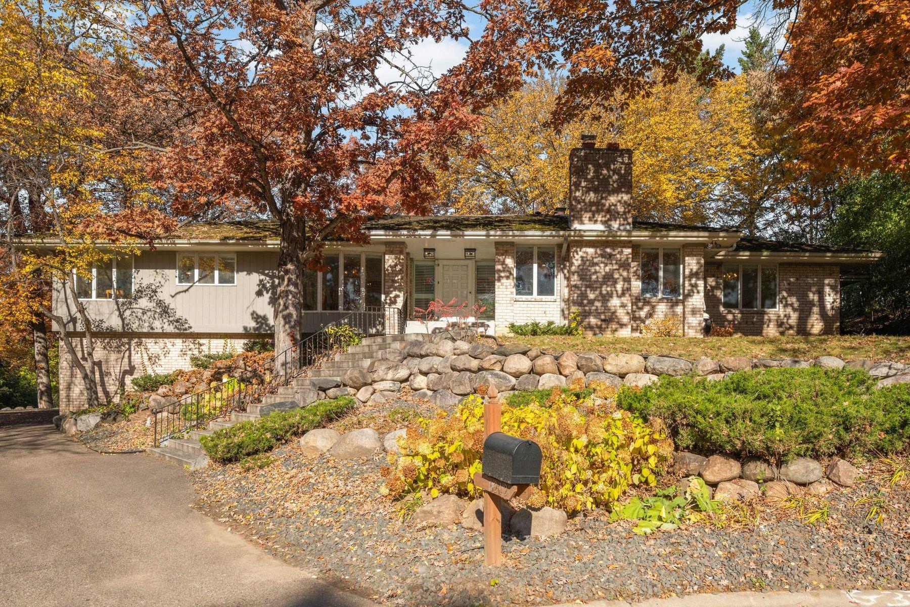 6212  Saint Albans Circle, Edina, MN