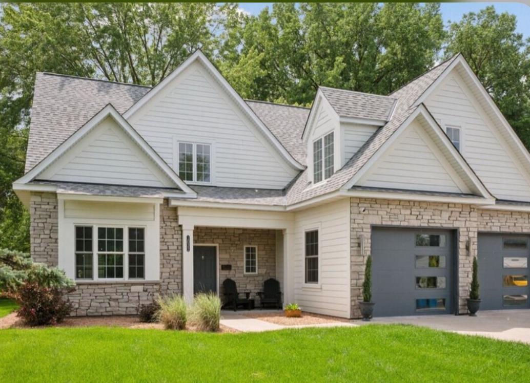 1032  Gardner Street  E, Wayzata, MN