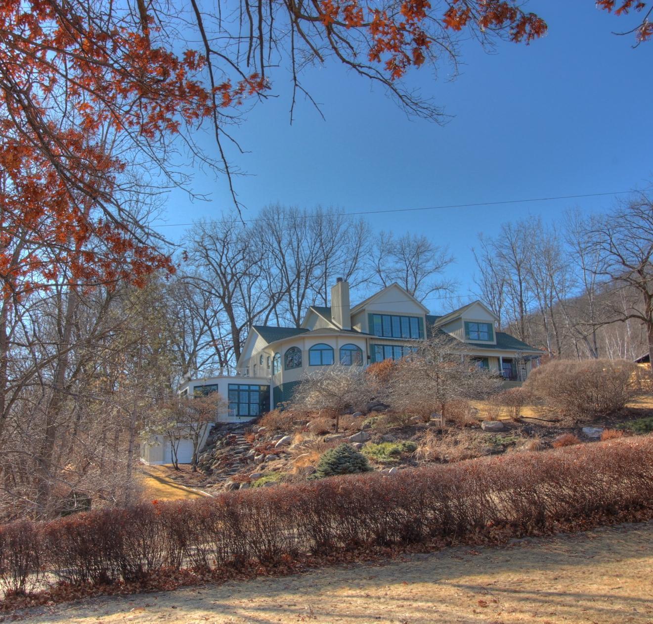 28589  Lake Avenue Way, Frontenac, MN