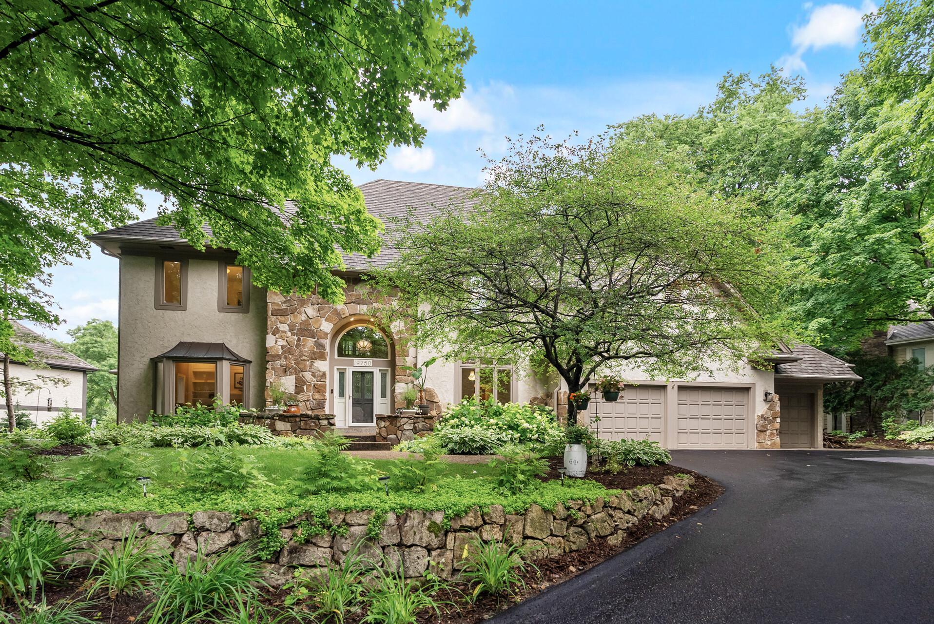 19750  Muirfield Circle, Shorewood, MN