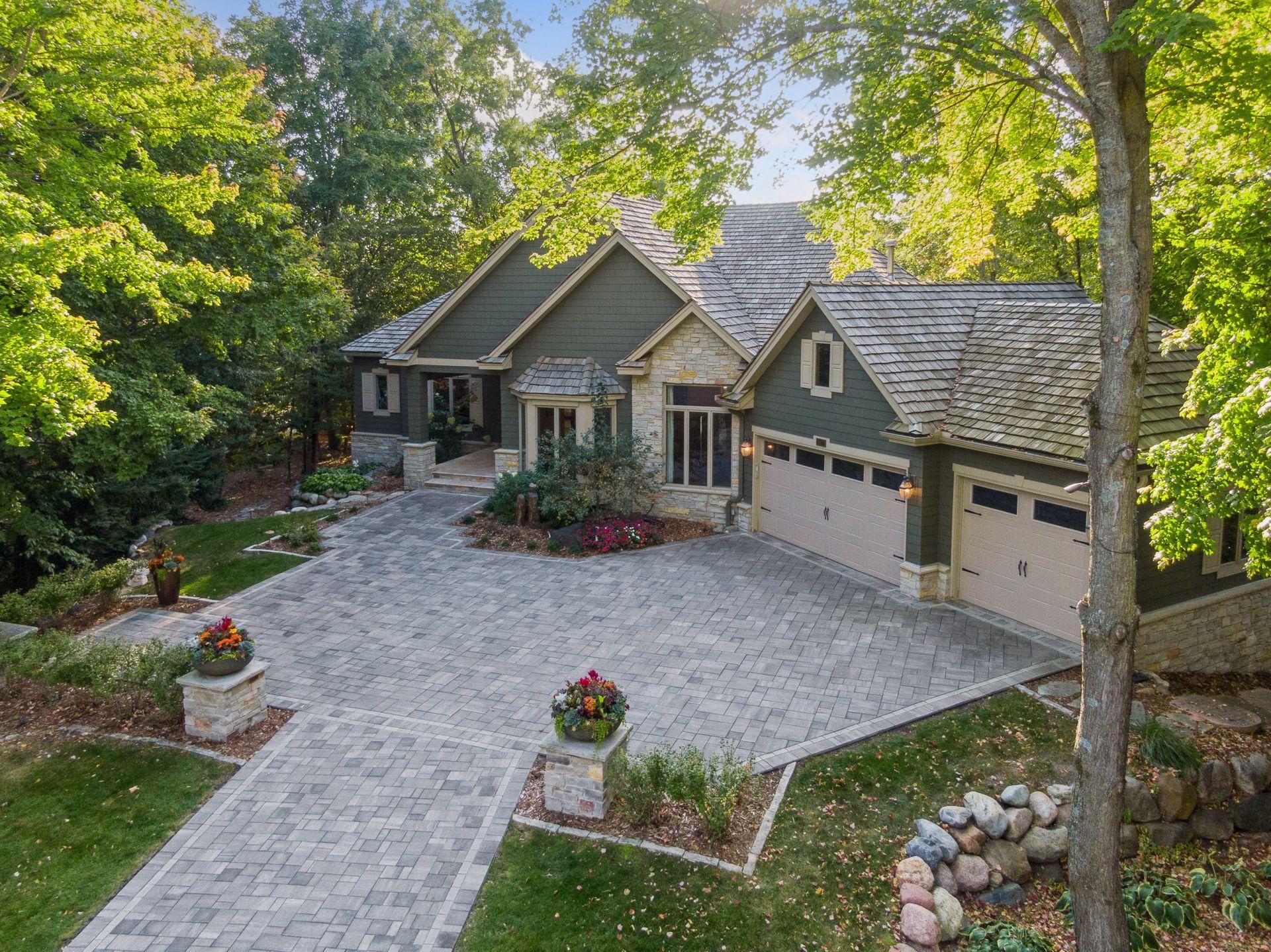 8673  Sherwood Bluff, Eden Prairie, MN