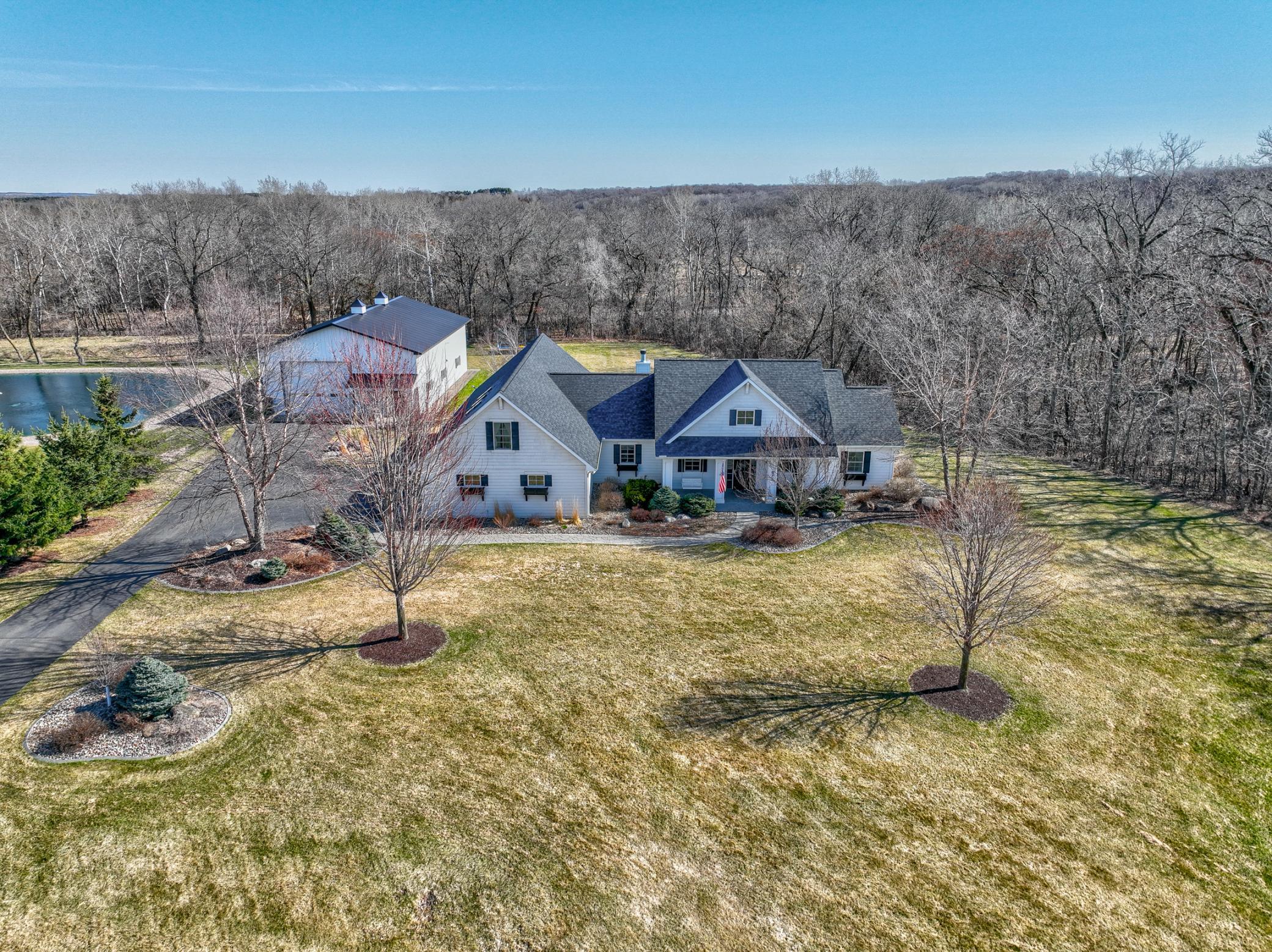 877  Yellowstone Trail, Hudson, WI