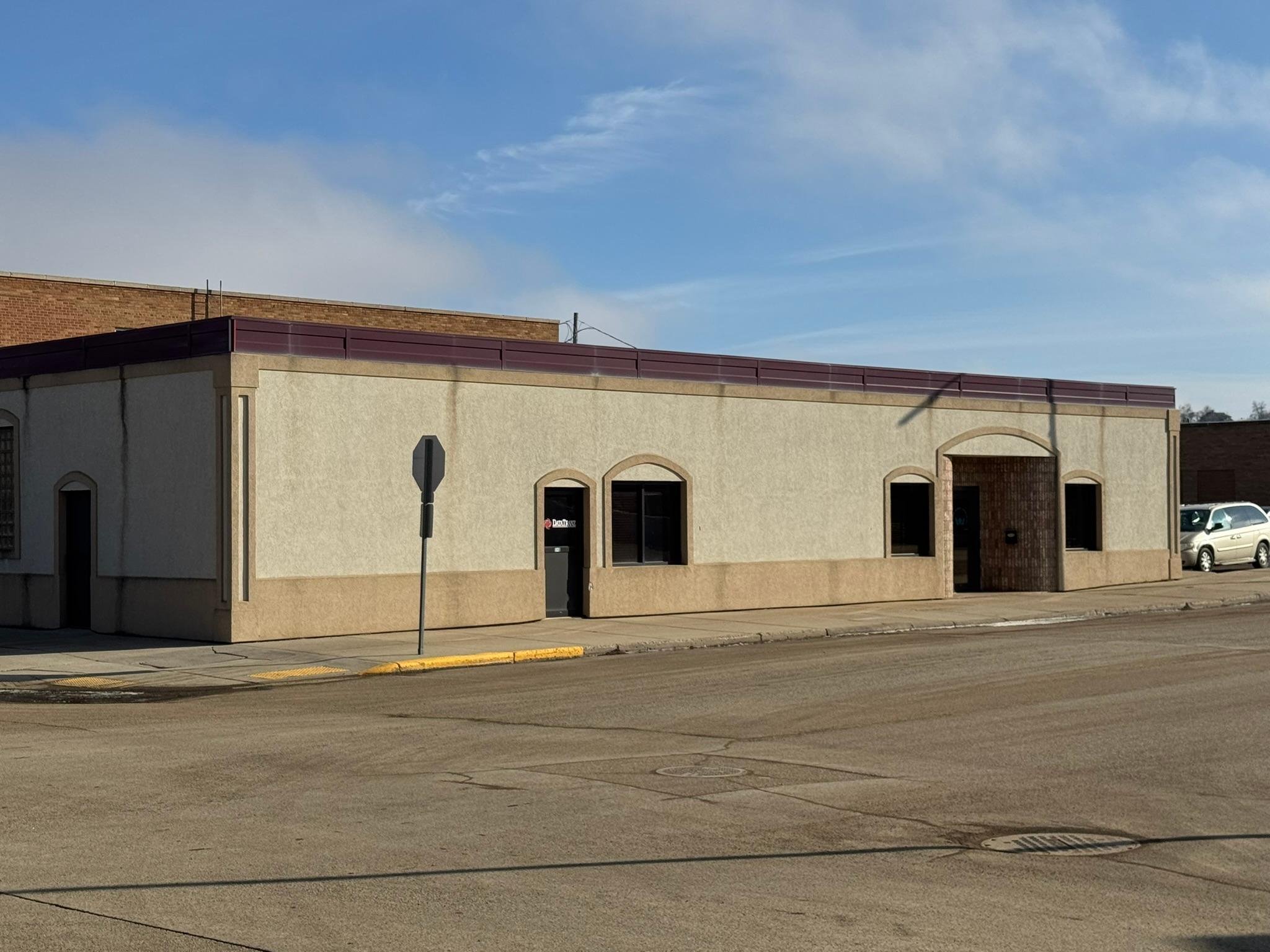 146  2nd Avenue NE, Valley City, ND