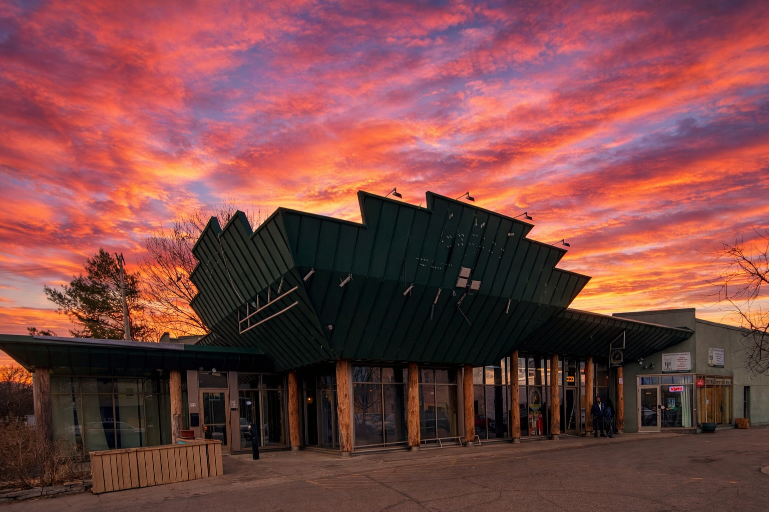 2111 E Franklin Avenue, Minneapolis, MN