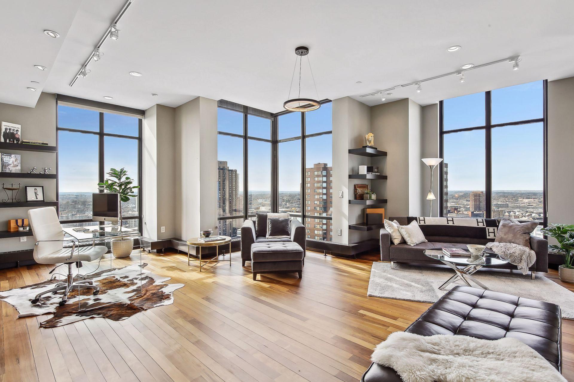 201 S 11th Street, Minneapolis, MN