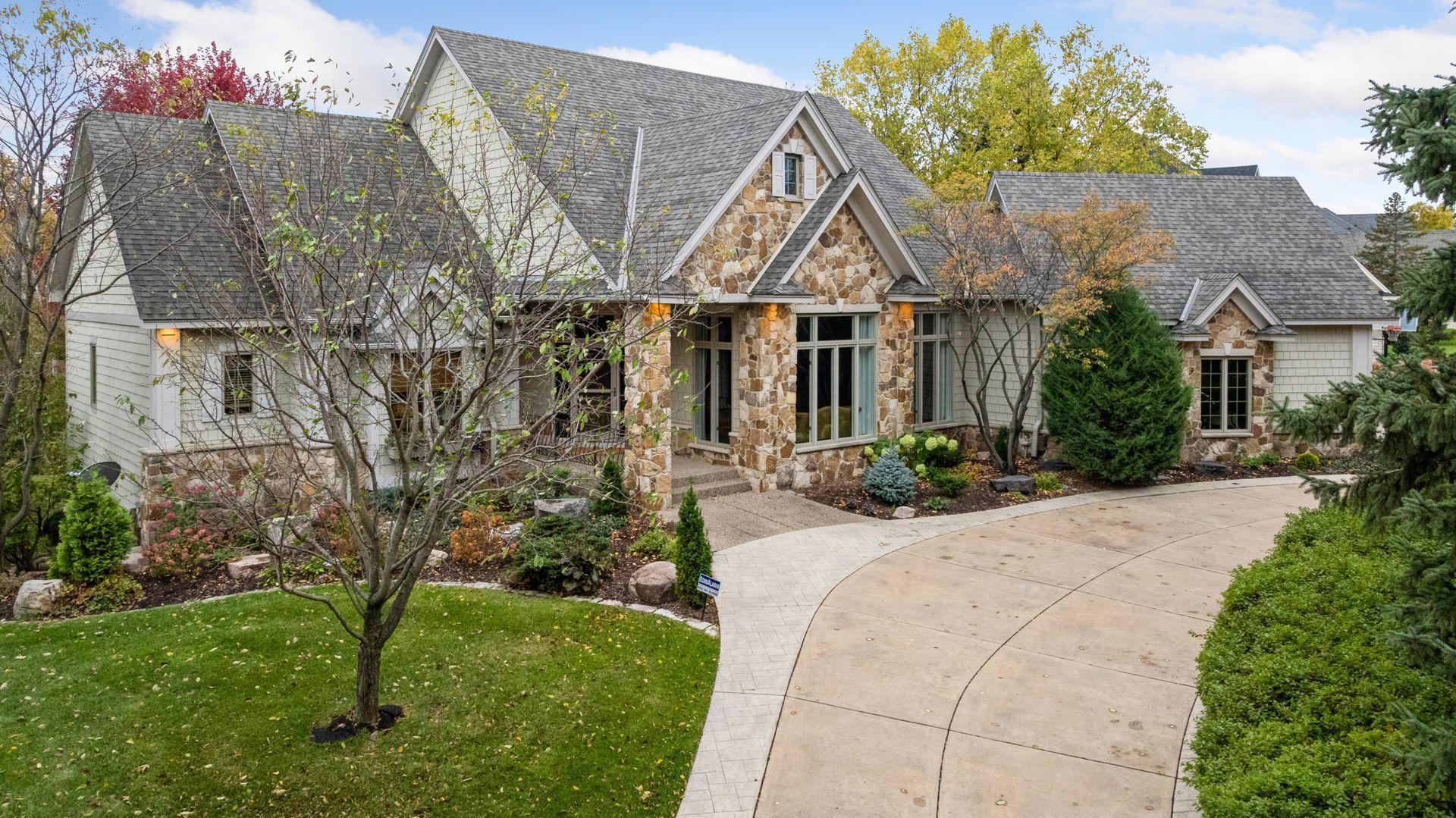 18709  Melrose Chase, Eden Prairie, MN