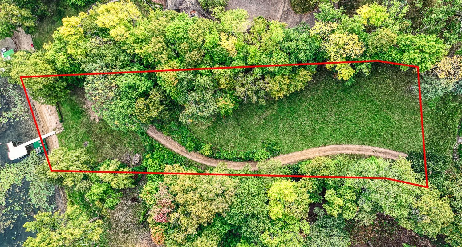 970  Pleasant View Road, Chanhassen, MN