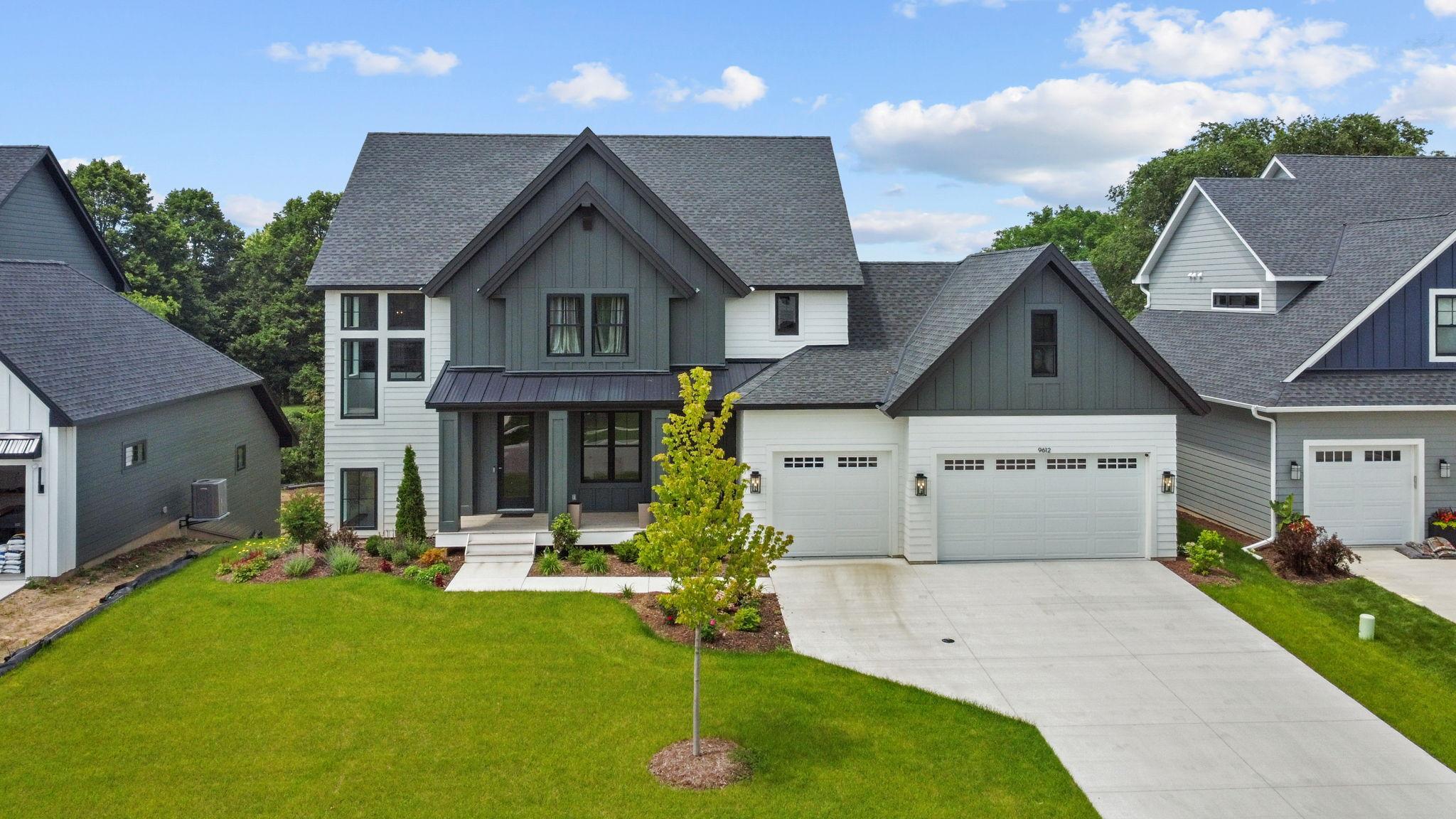 9612  Iron Horse Road, Woodbury, MN