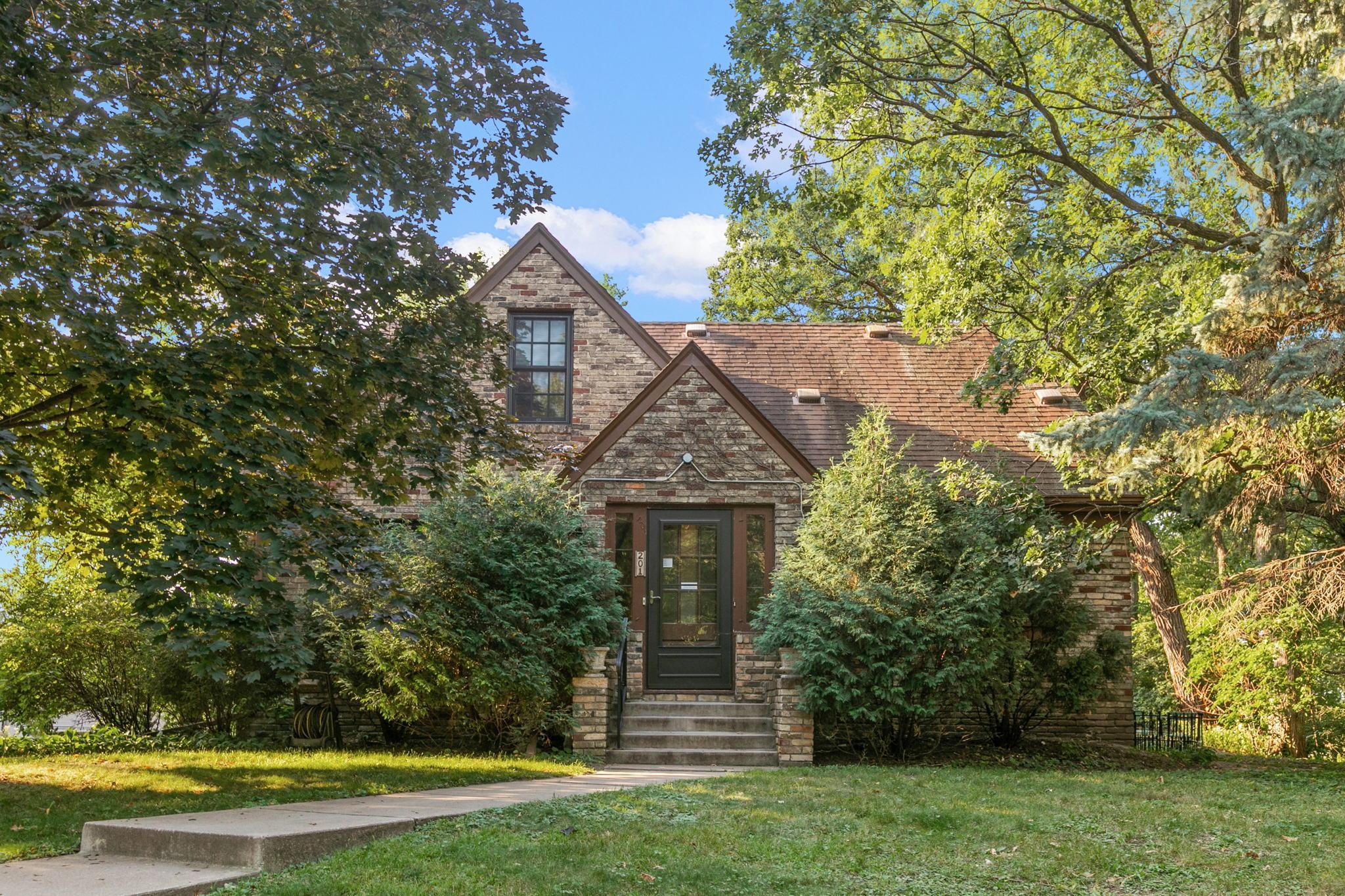 201  Melbourne Avenue SE, Minneapolis, MN