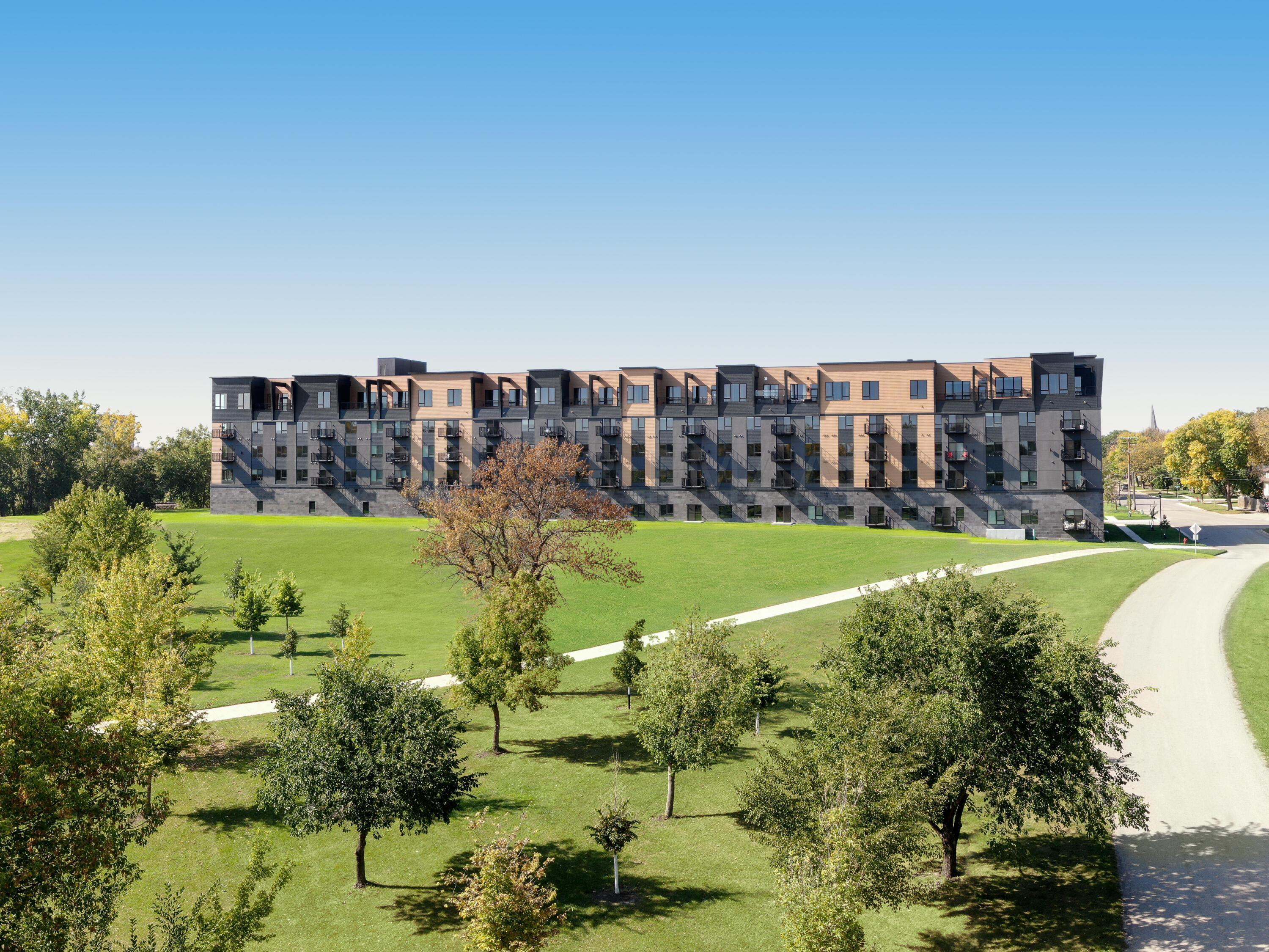 505  OAK Street N, Fargo, ND