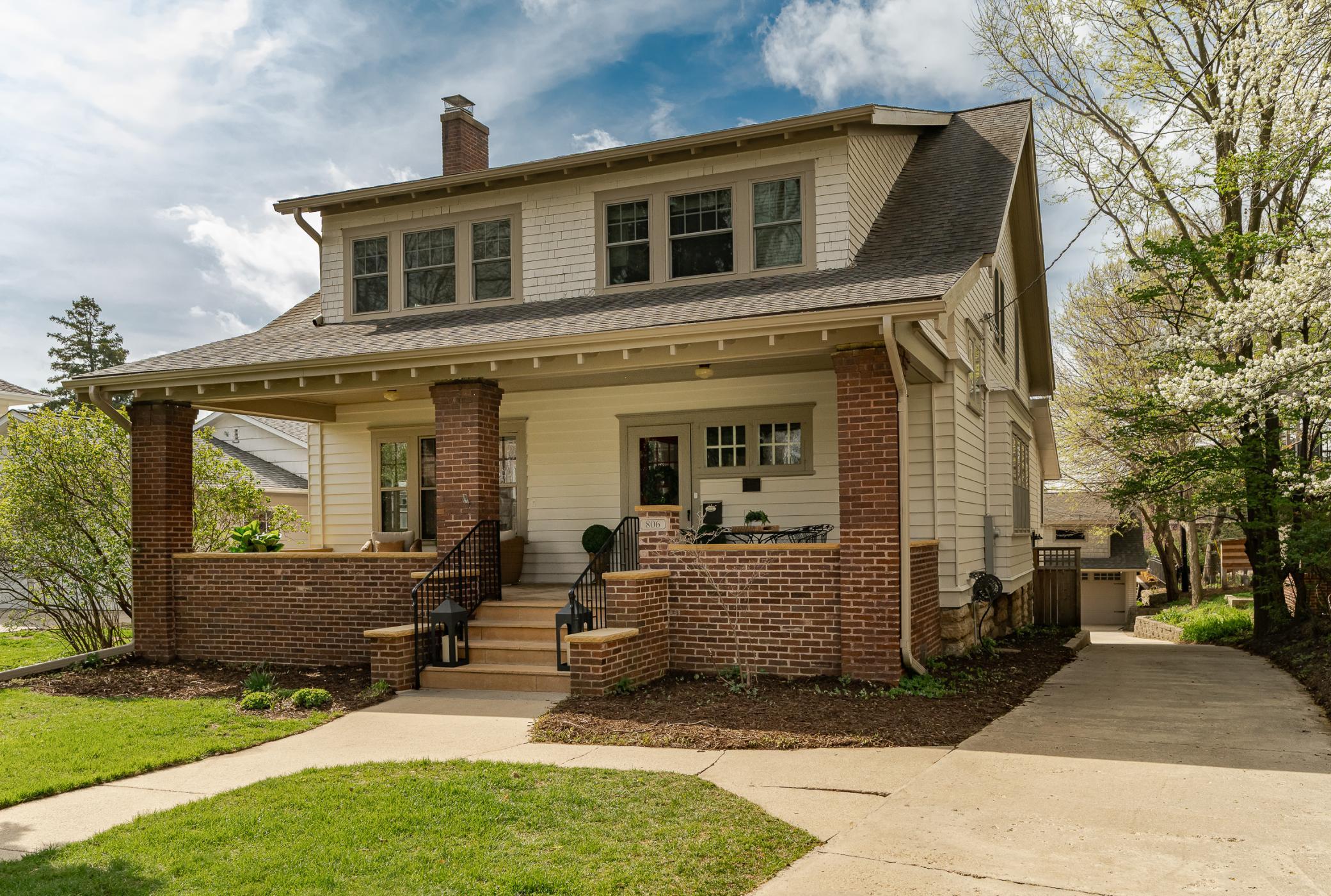 806  4th Street SW, Rochester, MN